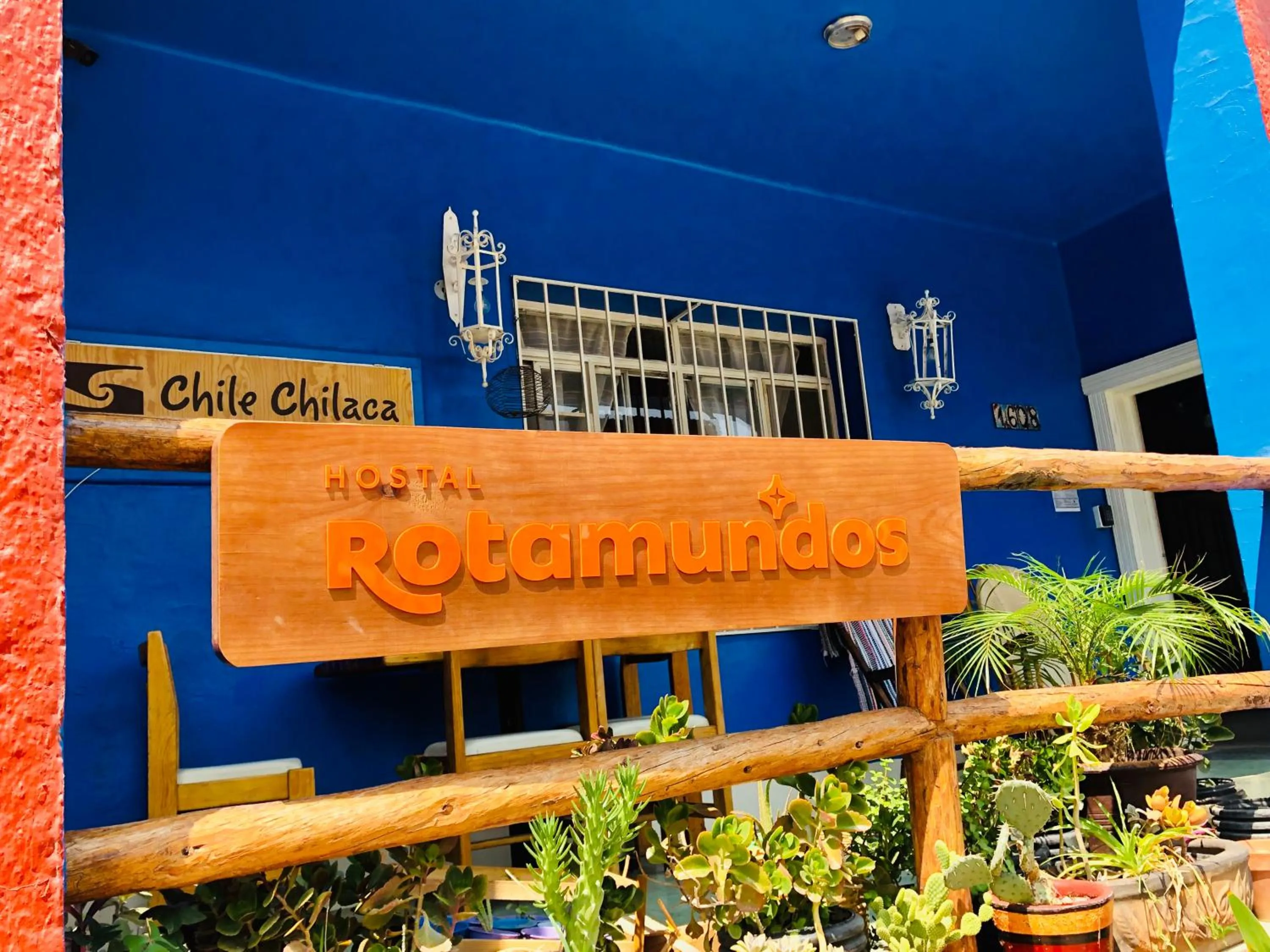 Logo/Certificate/Sign in Hostal Kuira Bá by Rotamundos