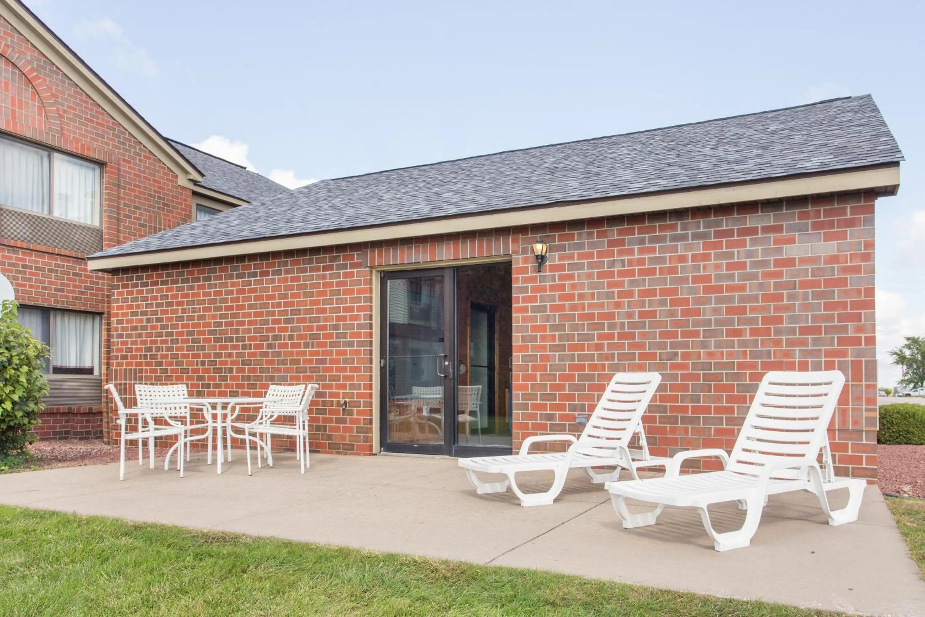 Property building in Super 8 by Wyndham Dodgeville