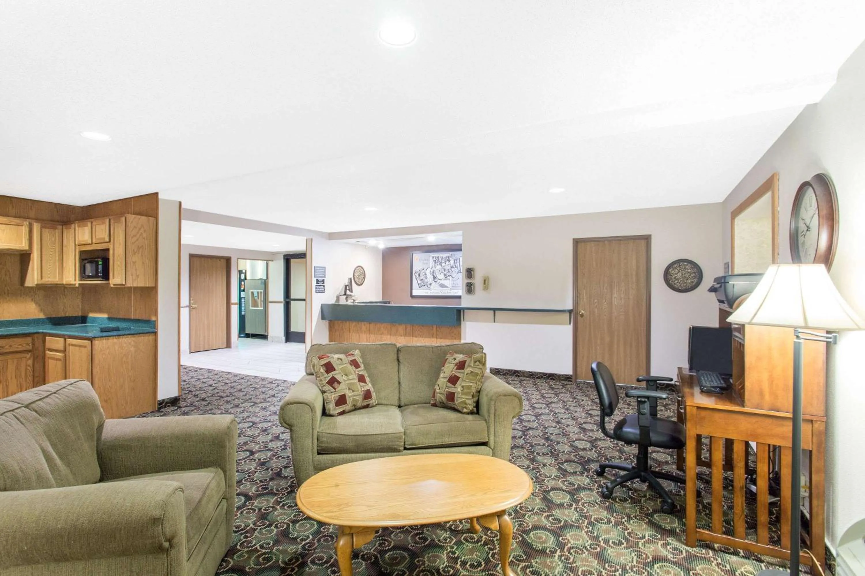 Lobby or reception in Super 8 by Wyndham Dodgeville