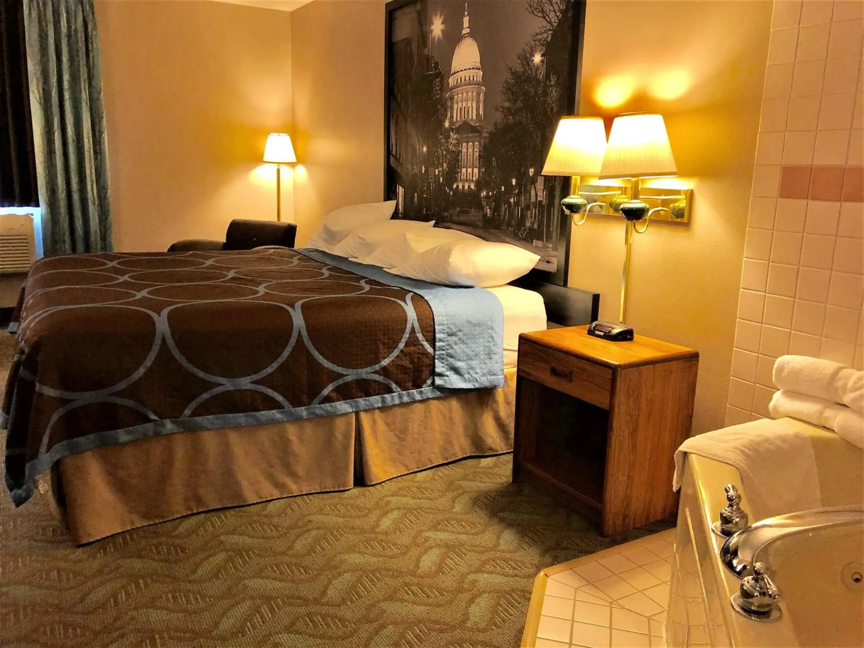 Studio King Suite - First Floor - Non-Smoking in Super 8 by Wyndham Dodgeville Studio King Suite - First Floor - Non-Smoking in Super 8 by Wyndham Dodgeville