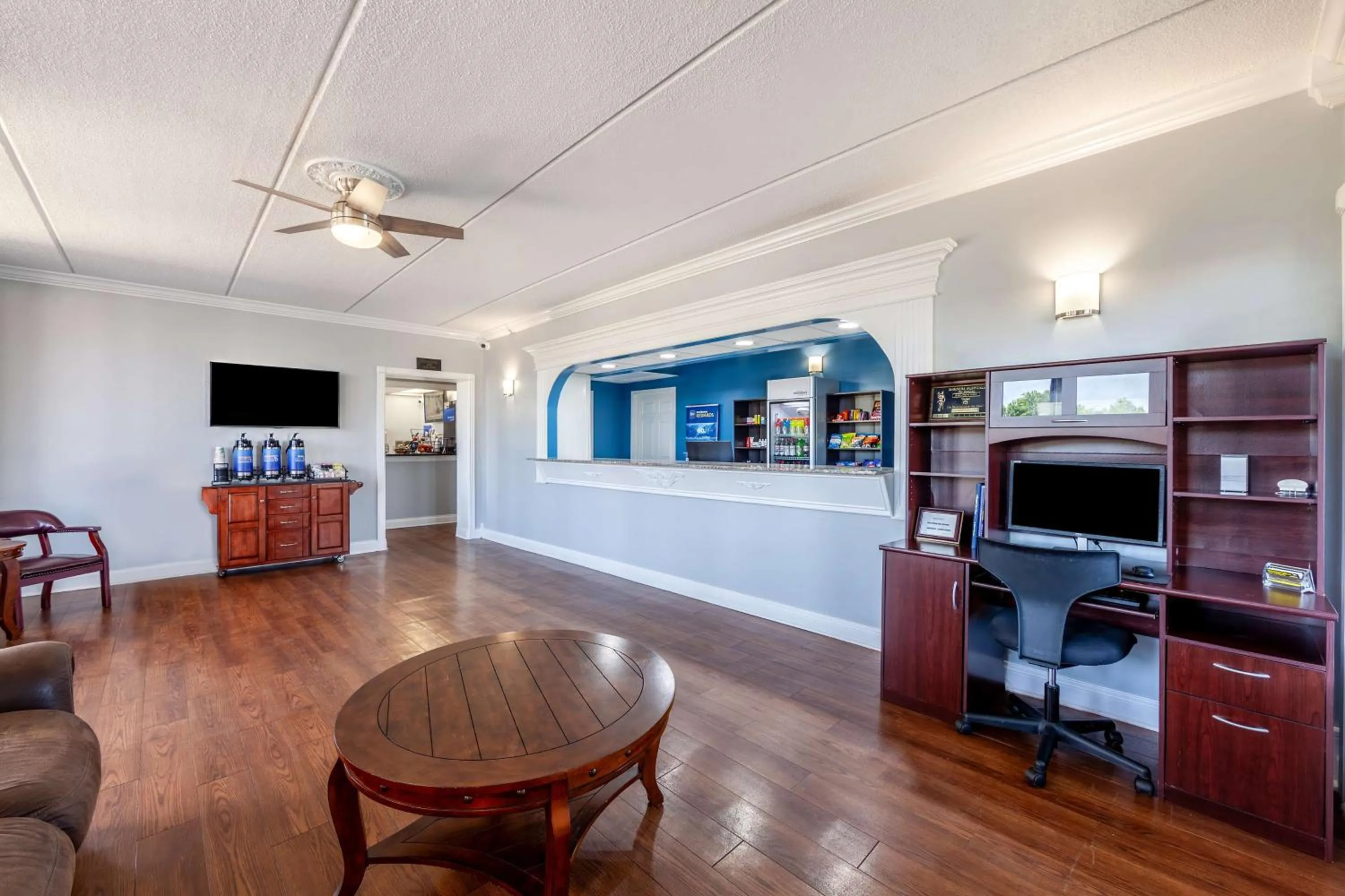 Lobby or reception in Best Western Wilderness Trail Inn