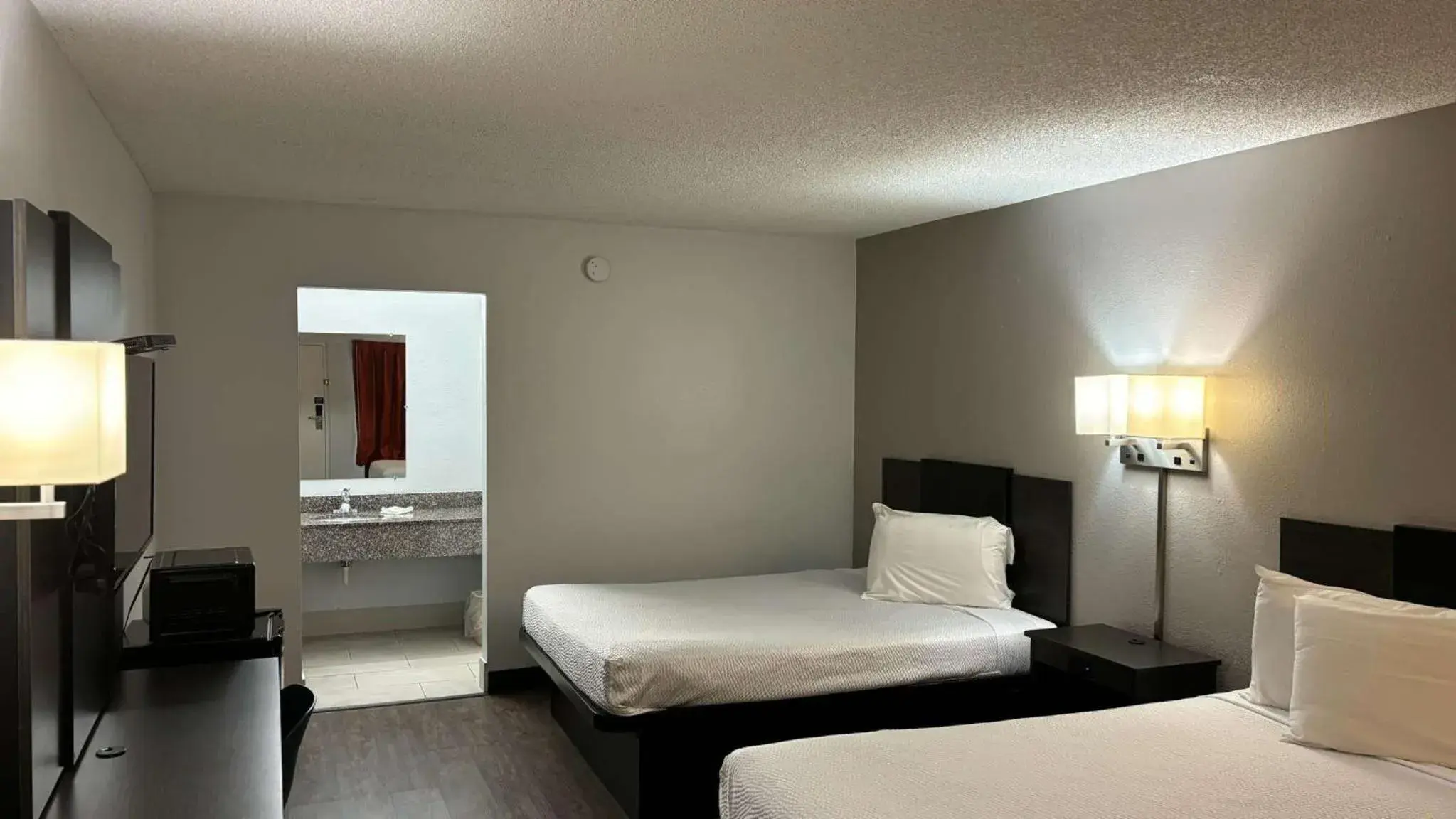 Queen Room with Two Queen Beds - Non-Smoking in Motel 6-Macclenny, FL Queen Room with Two Queen Beds - Non-Smoking in Motel 6-Macclenny, FL