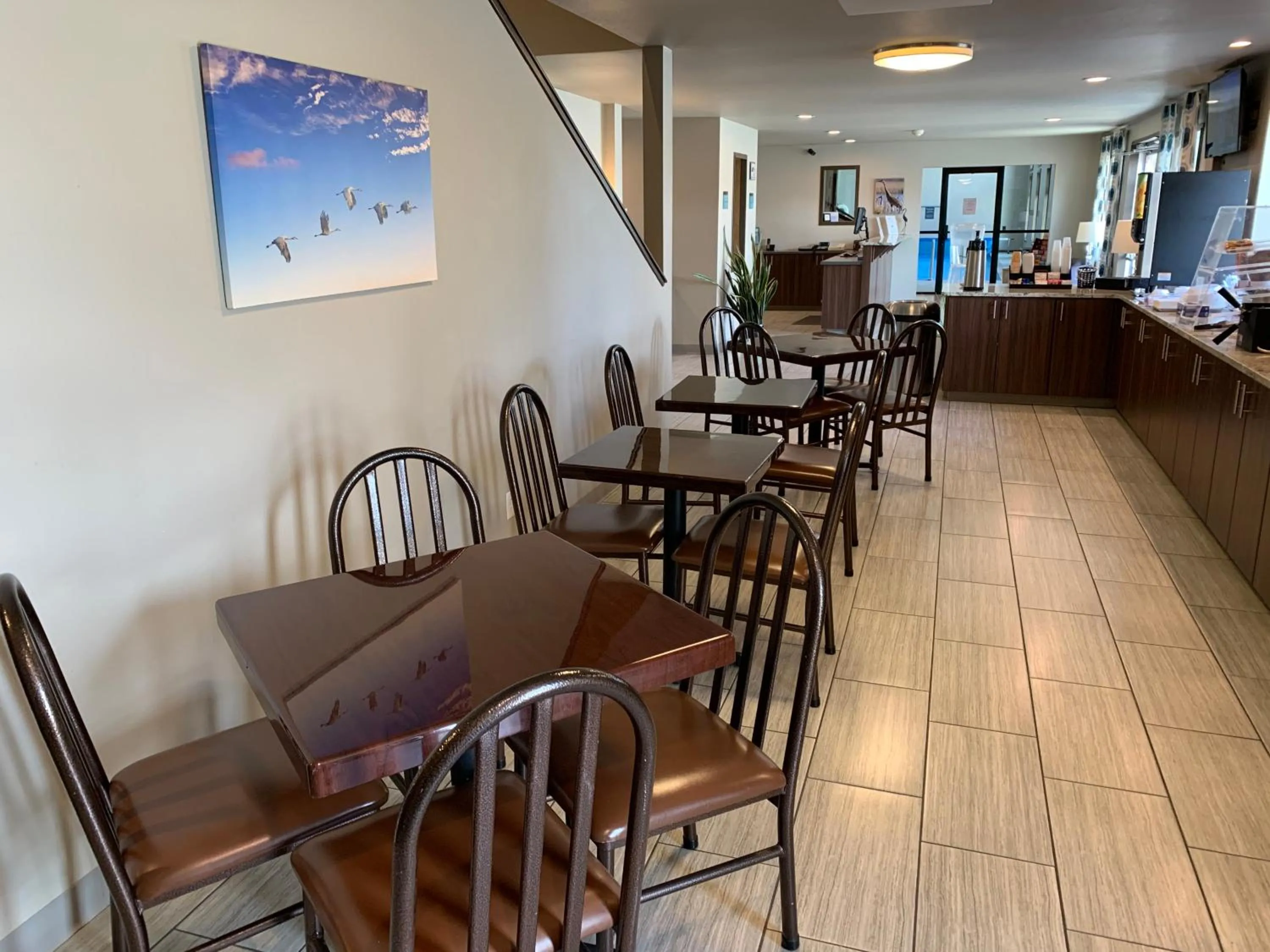 Dining area, Restaurant/Places to Eat in Sandhill Inn & Suites