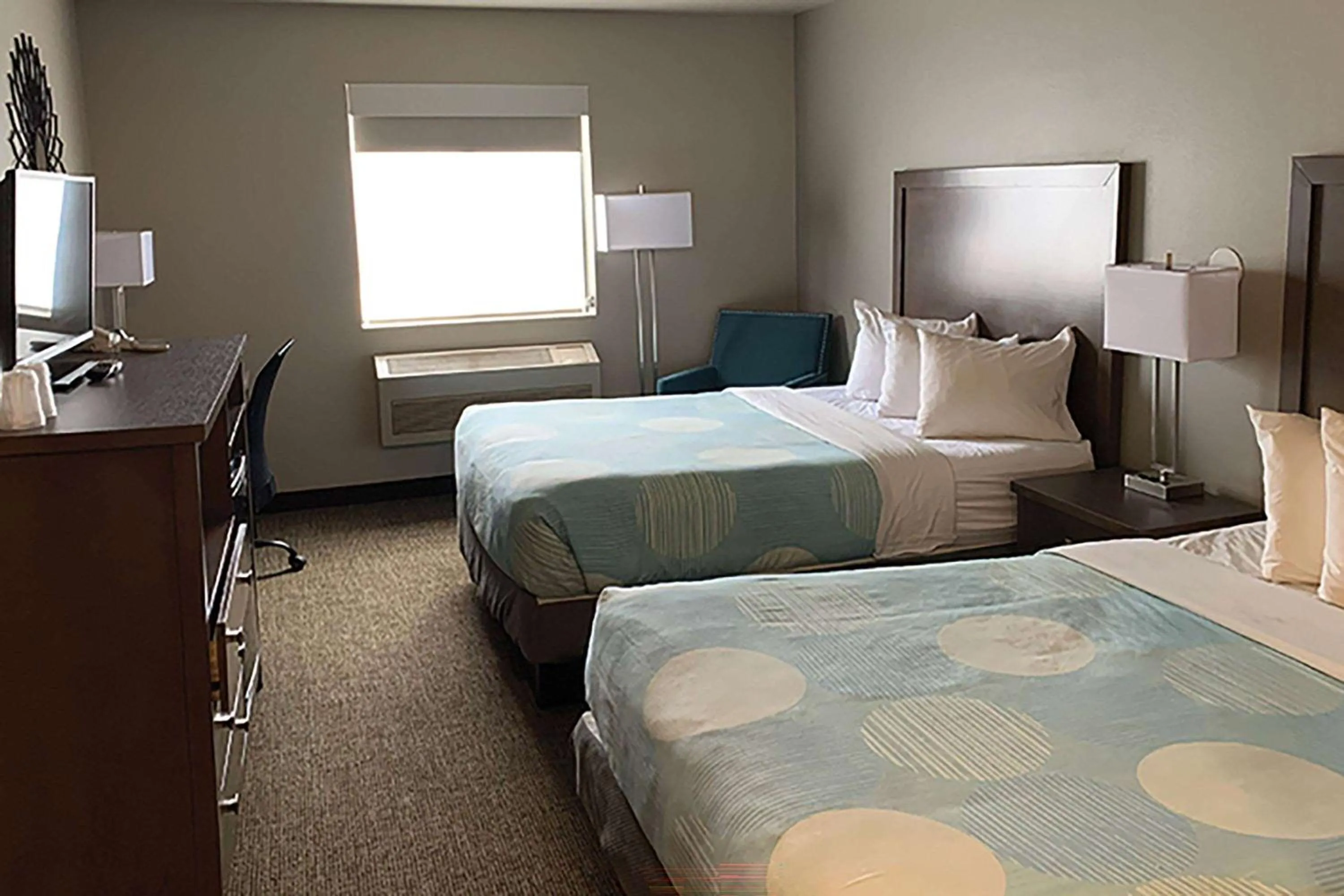 Photo of the whole room, Bed in Sandhill Inn & Suites