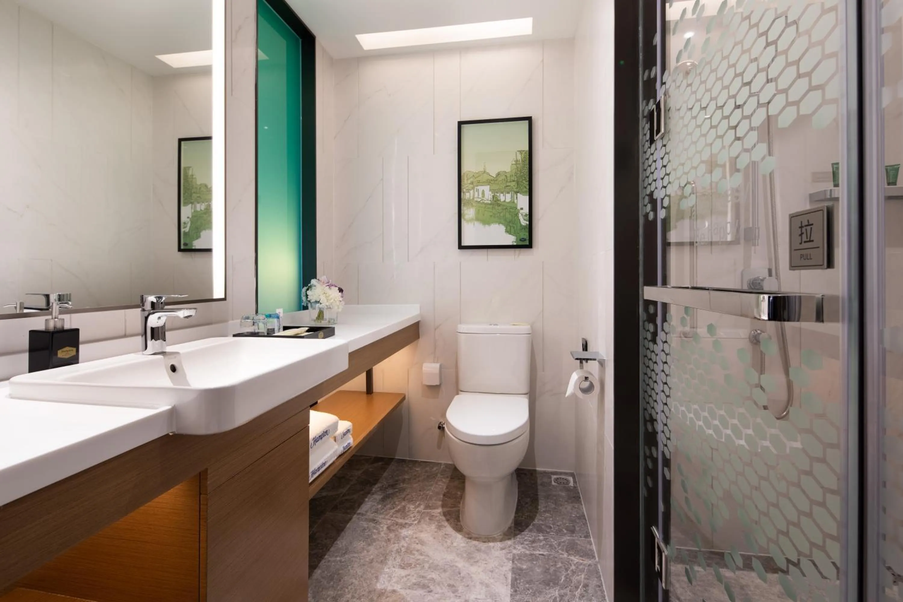 Shower in Hampton by Hilton Yixing Renmin Middle Road Branch