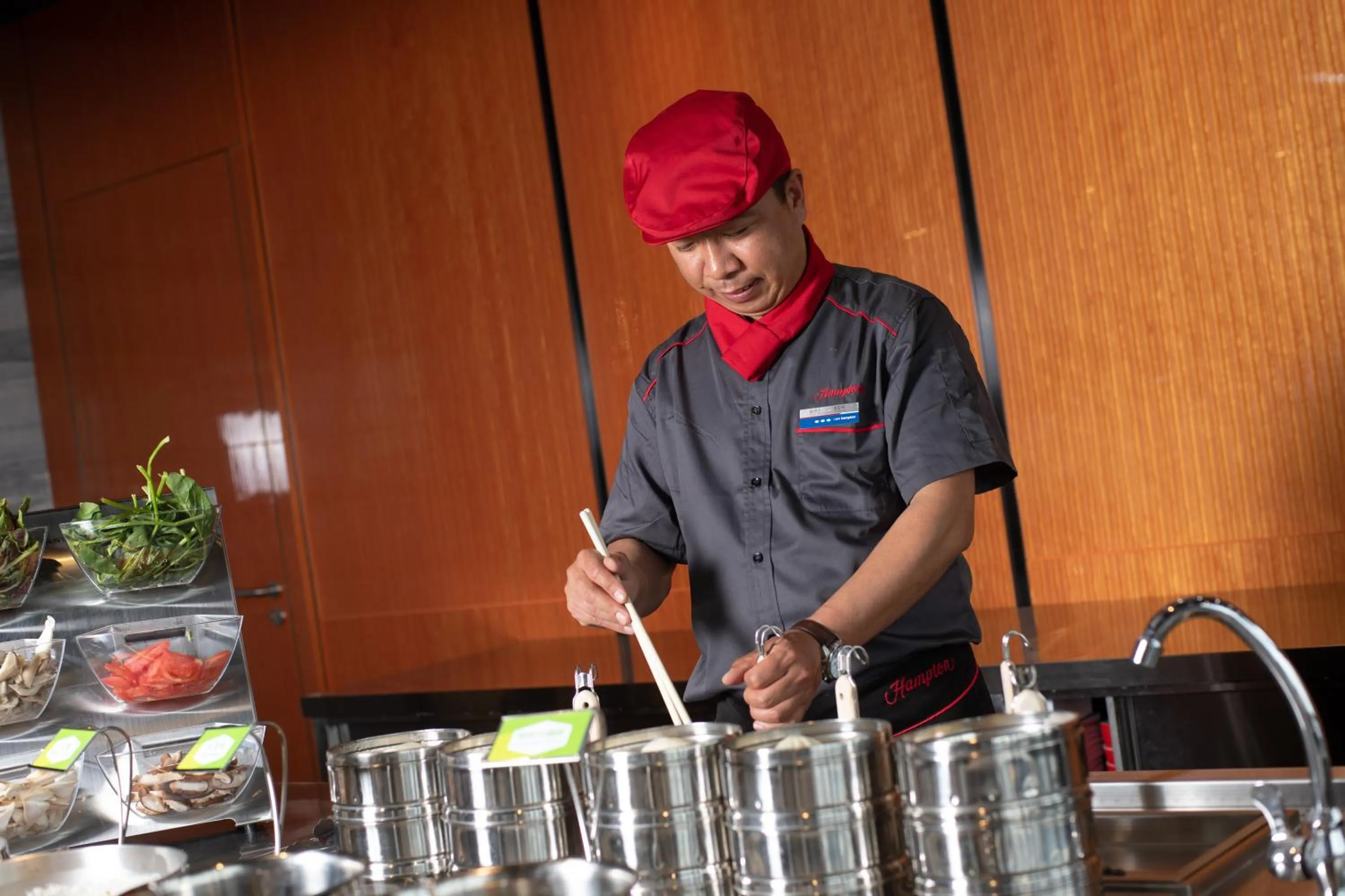 Staff in Hampton by Hilton Yixing Renmin Middle Road Branch