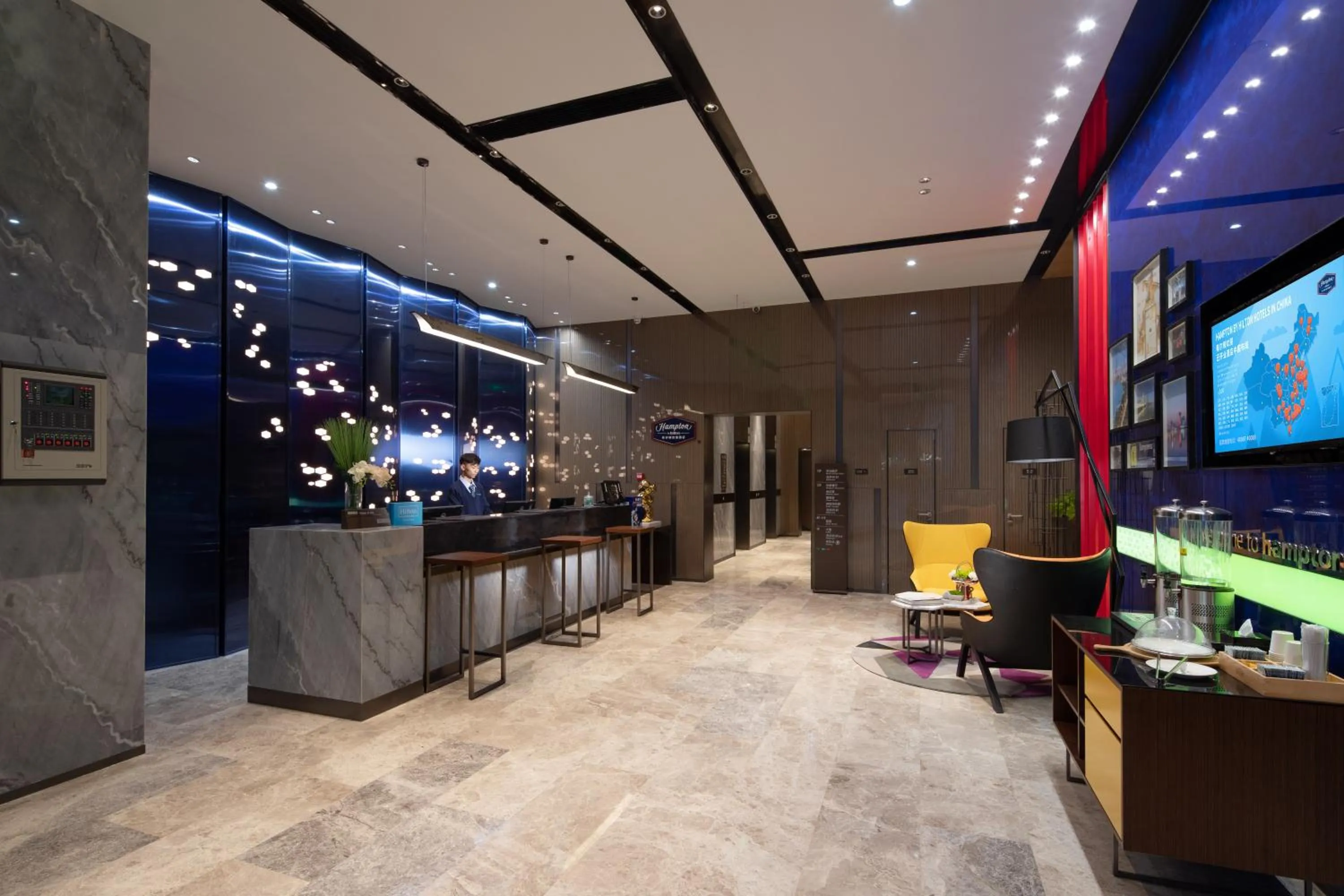 Staff in Hampton by Hilton Yixing Renmin Middle Road Branch