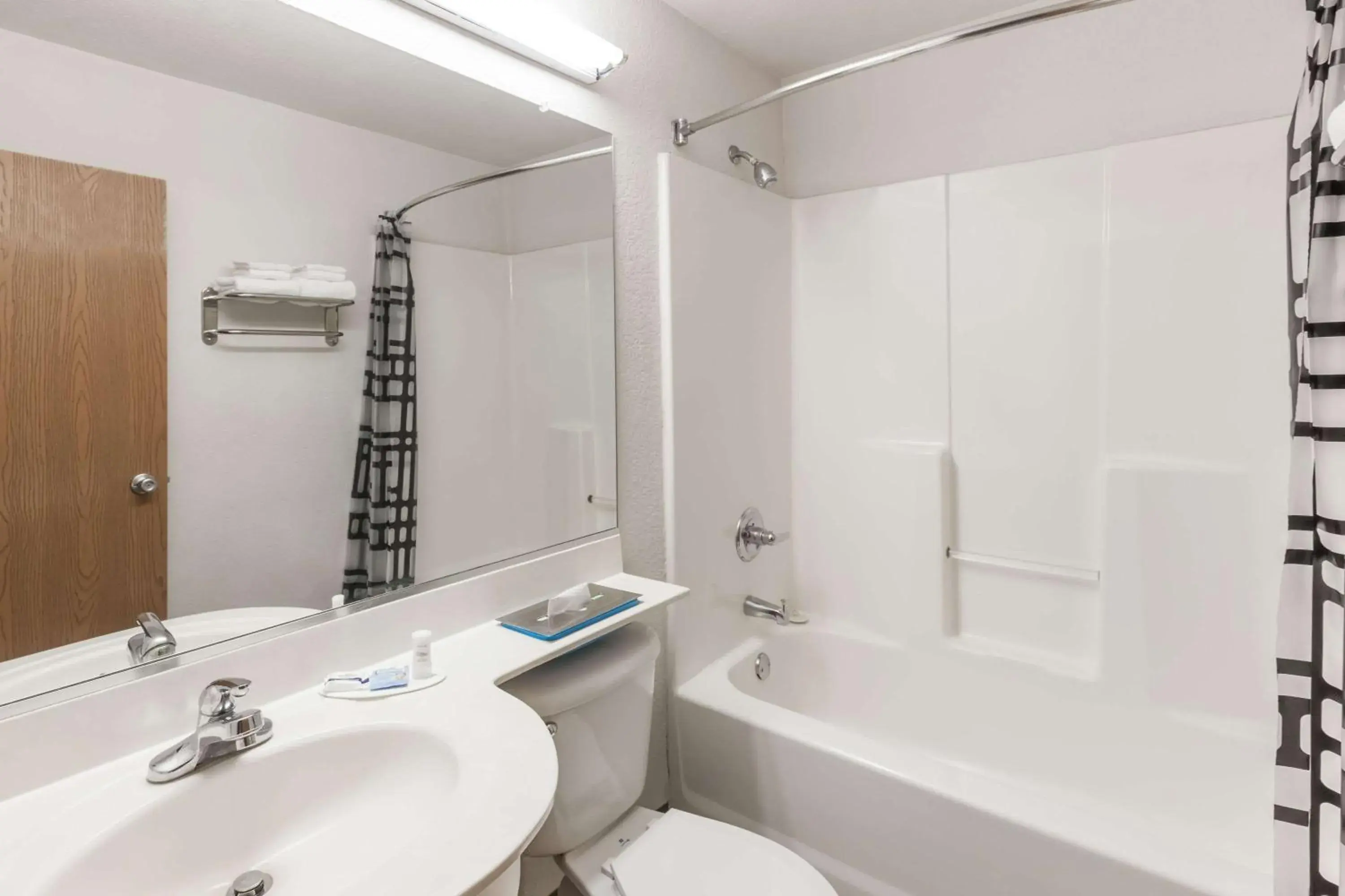 Queen Room - Disability Access/Non-Smoking in Microtel Inn & Suites by Wyndham Ardmore Queen Room - Disability Access/Non-Smoking in Microtel Inn & Suites by Wyndham Ardmore