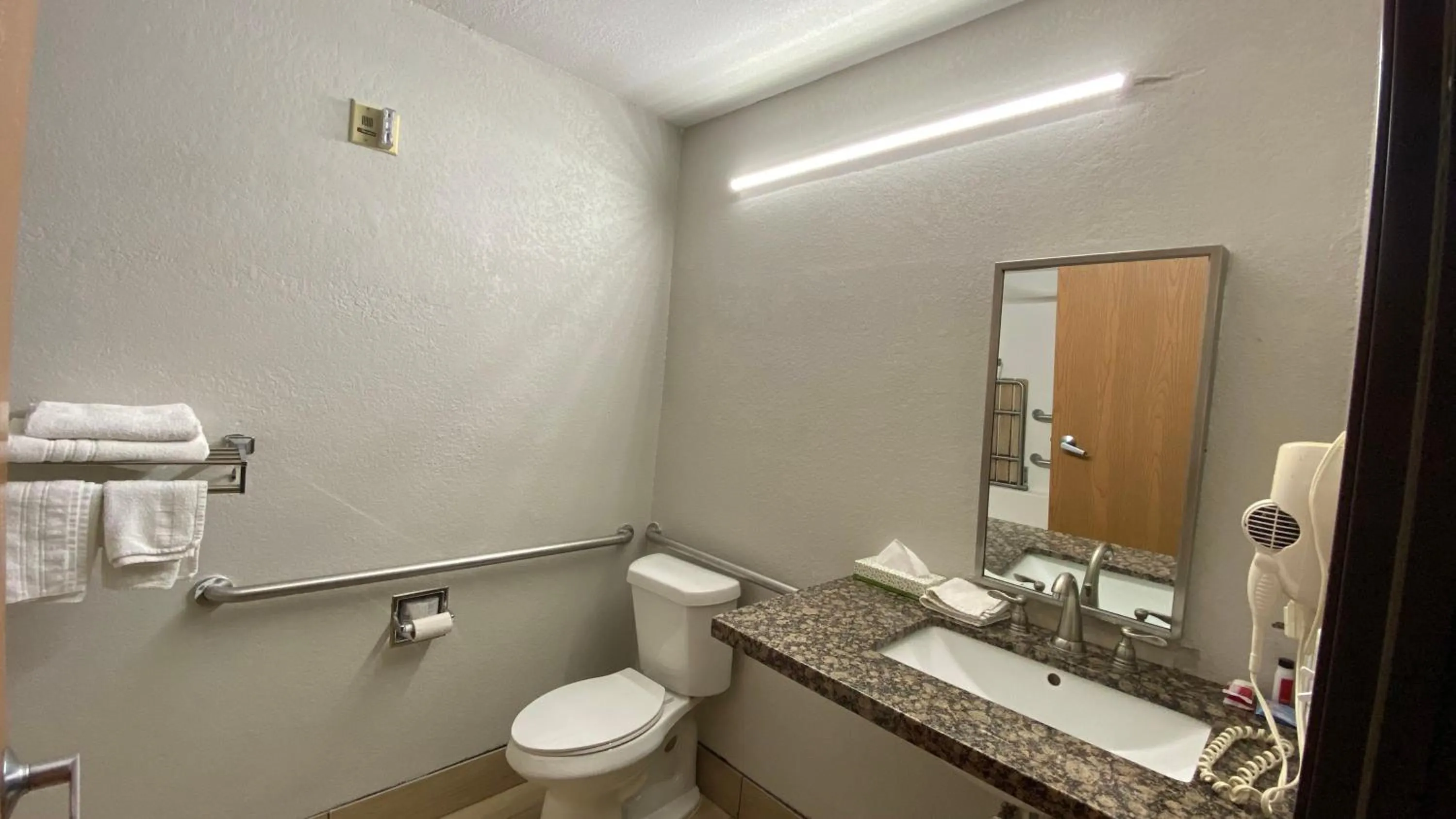 Microtel Inn & Suites by Wyndham Ardmore