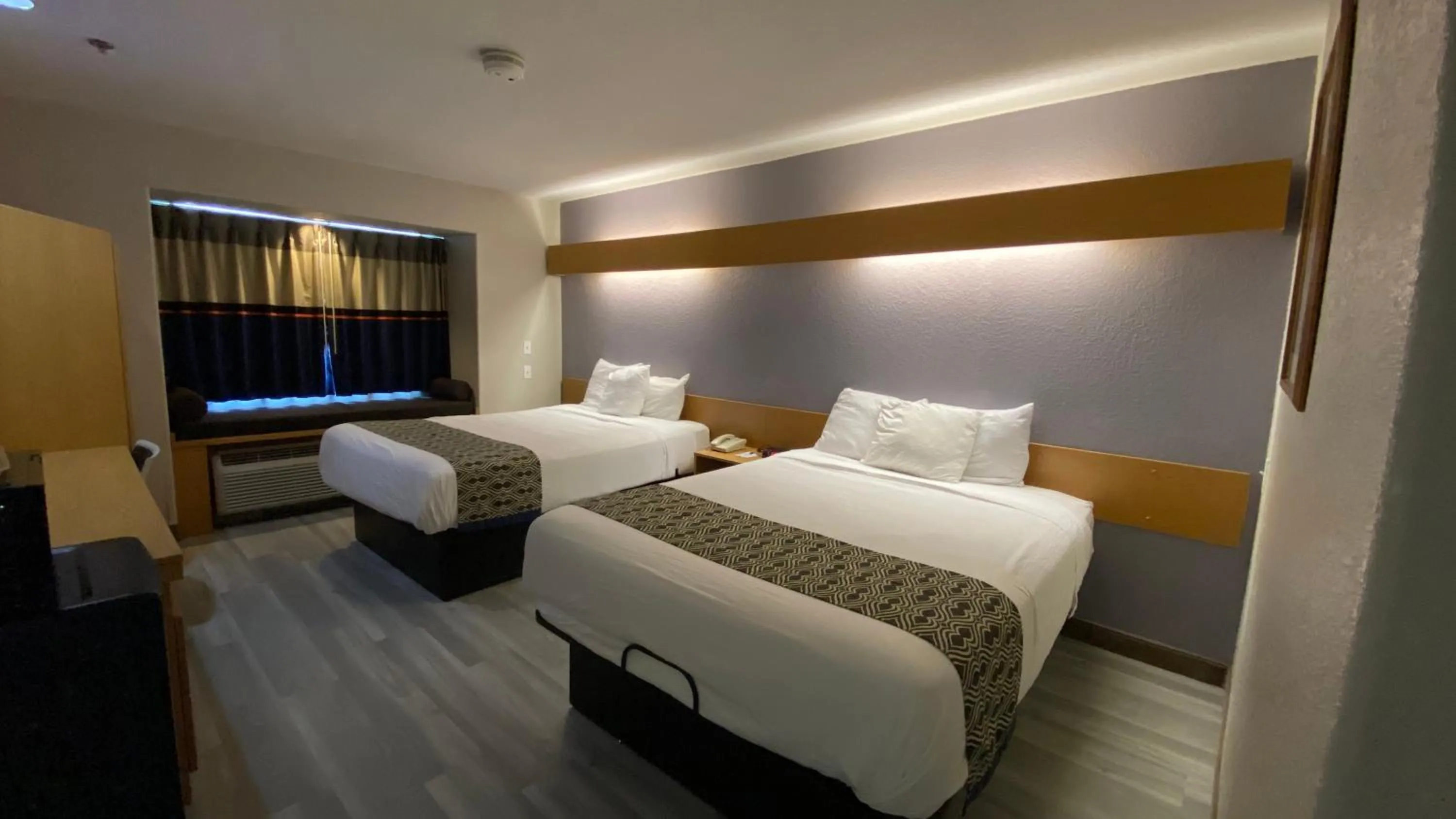 Bed in Microtel Inn & Suites by Wyndham Ardmore