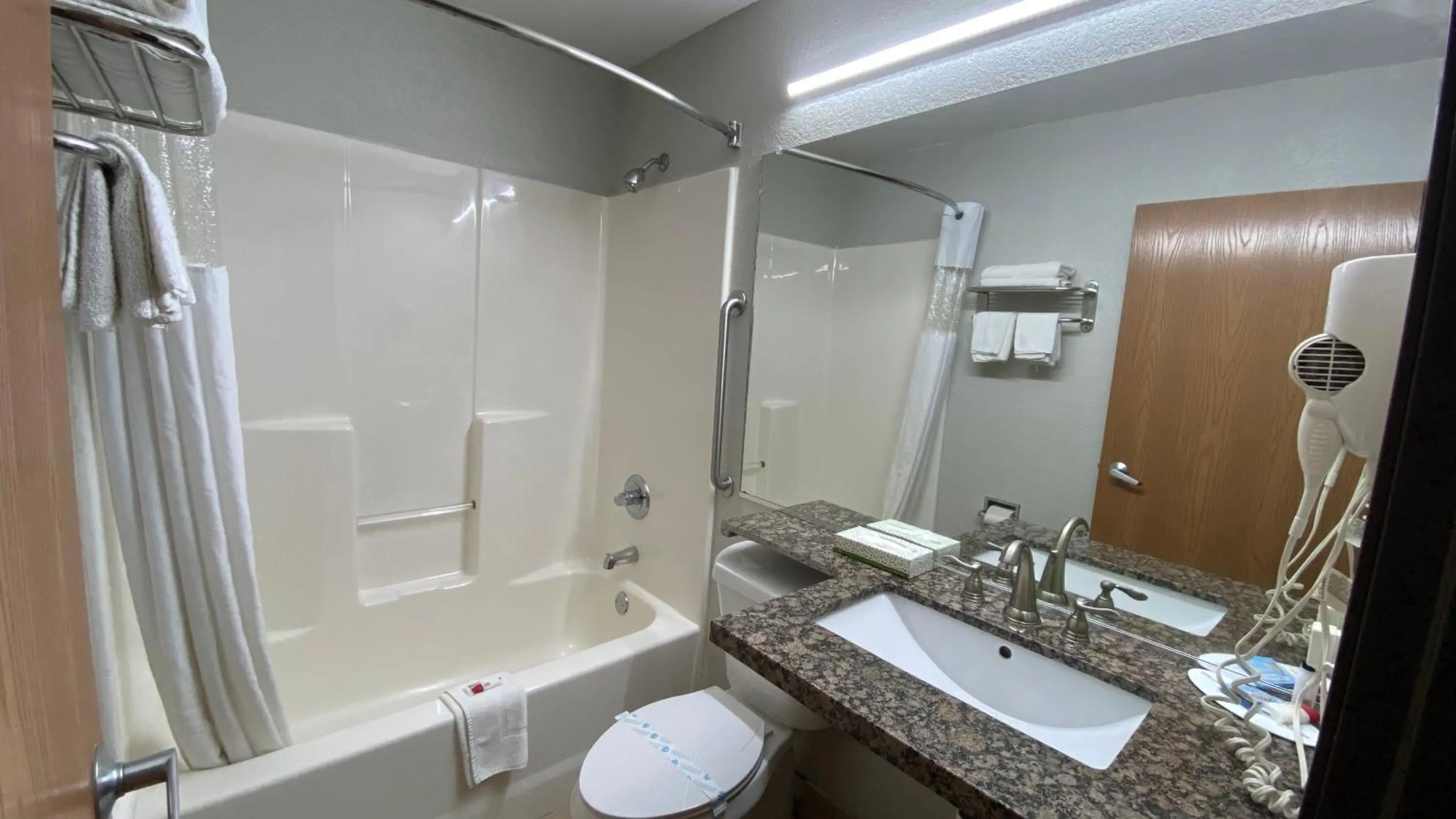 Microtel Inn & Suites by Wyndham Ardmore