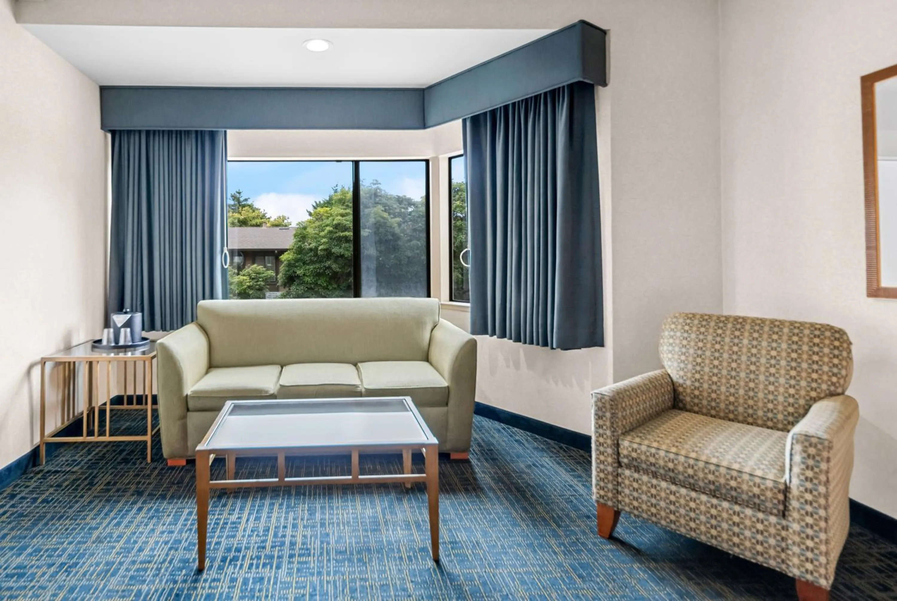 Seating area in Best Western De Anza Inn