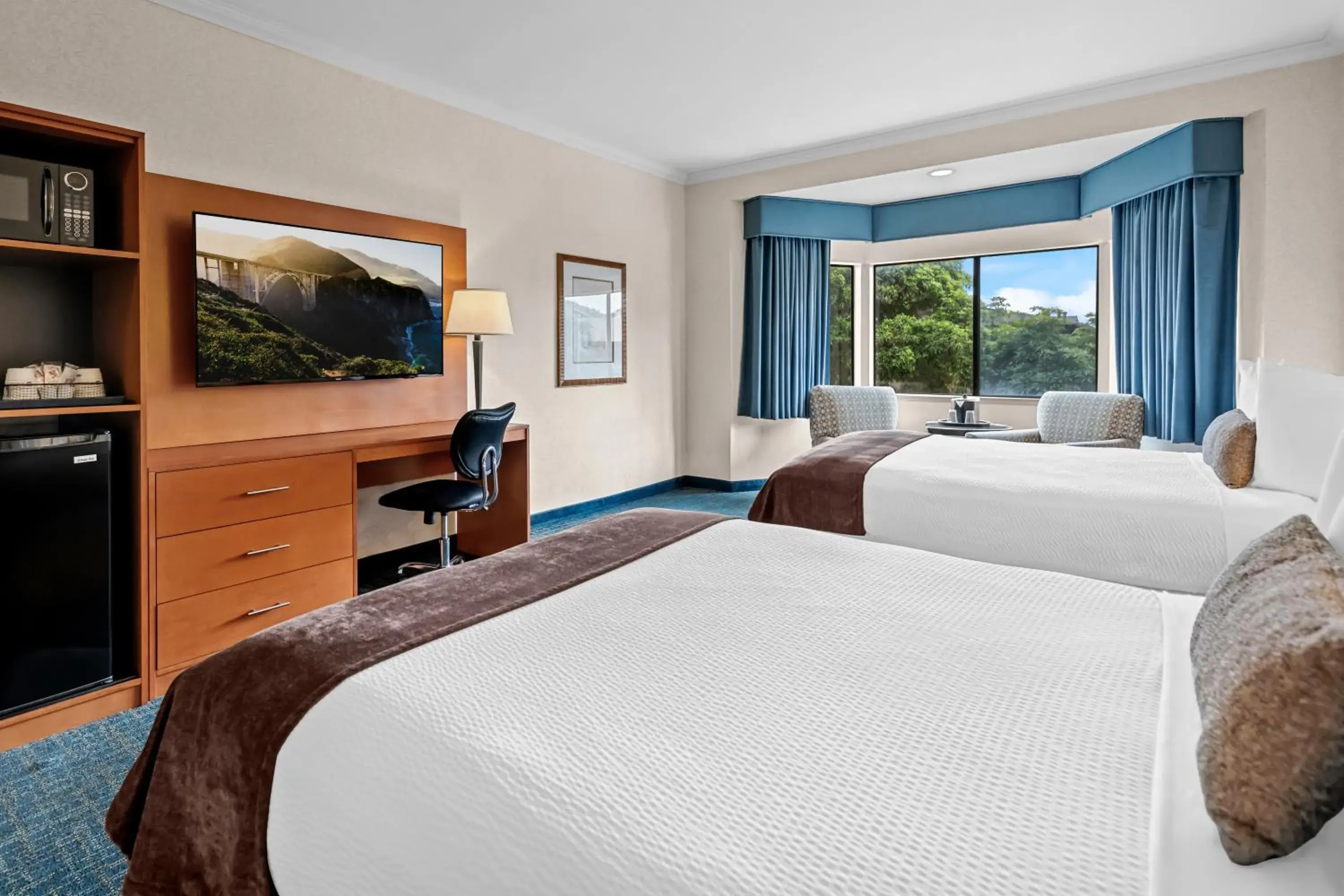 Queen Room with Two Queen Beds - Pet Friendly in Best Western De Anza Inn Queen Room with Two Queen Beds - Pet Friendly in Best Western De Anza Inn
