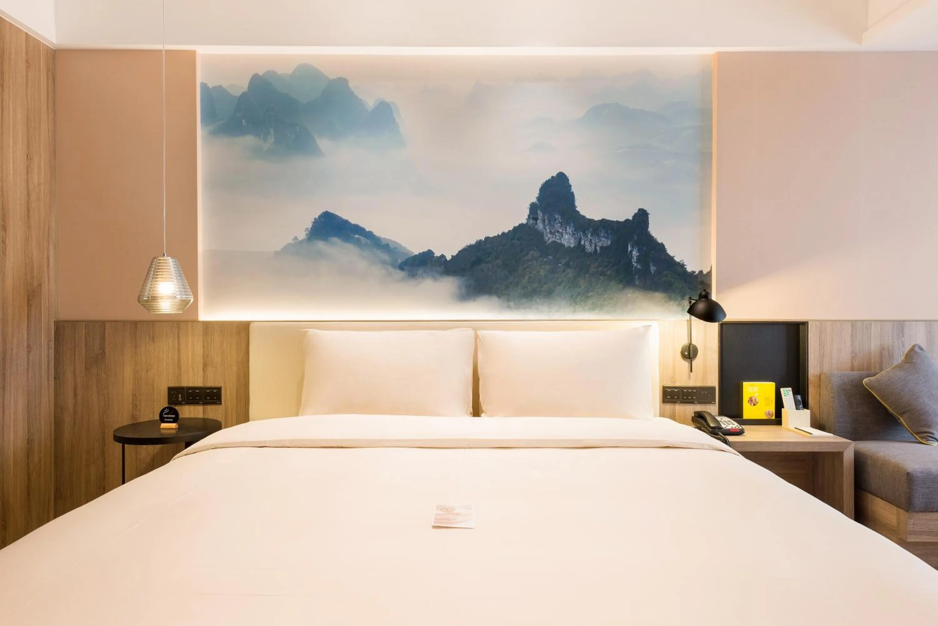 Bed in Atour Hotel Guilin North Railway Station