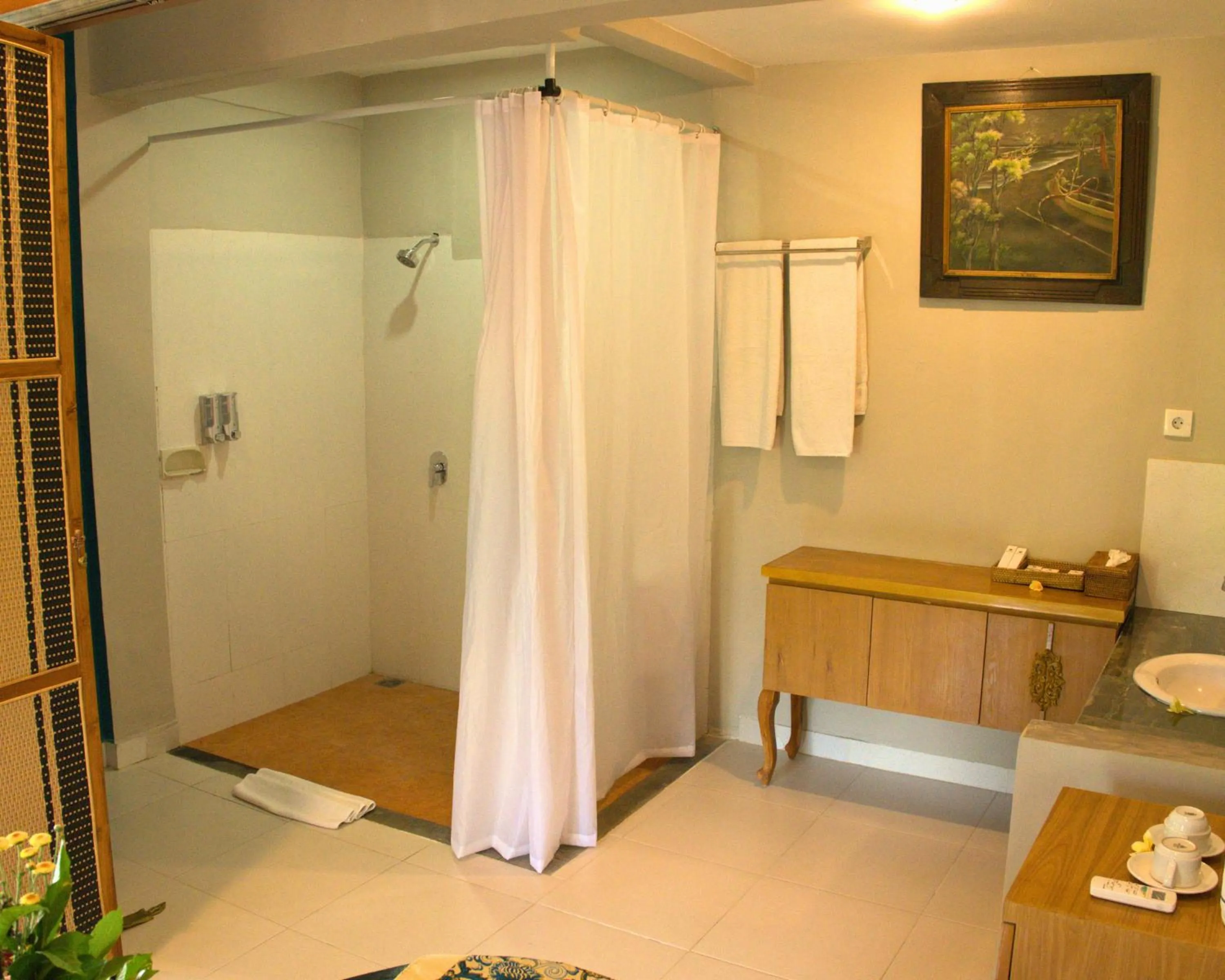 Shower in Menzel Ubud