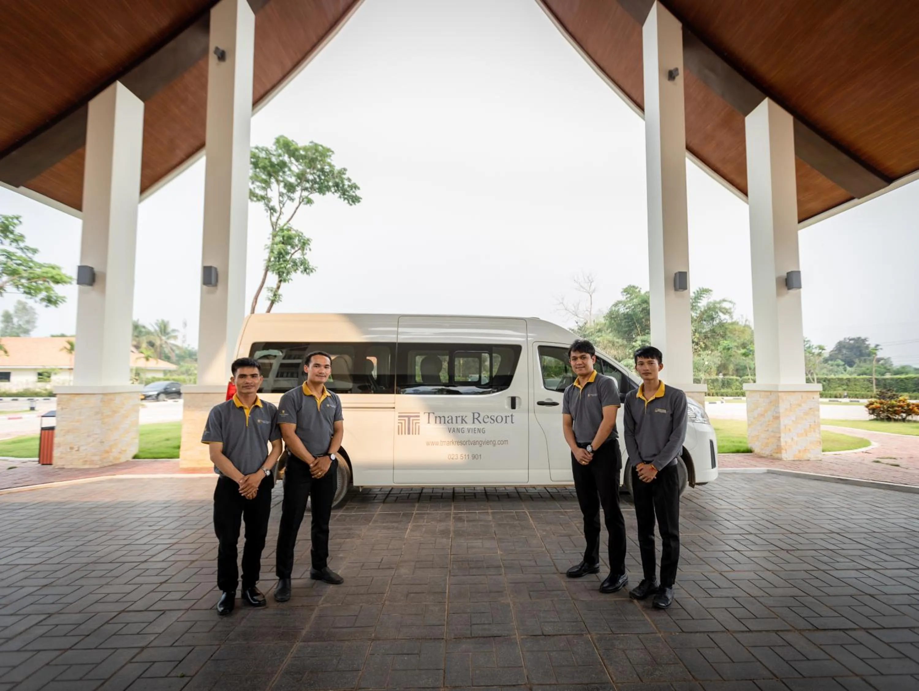 People in Tmark Resort Vangvieng