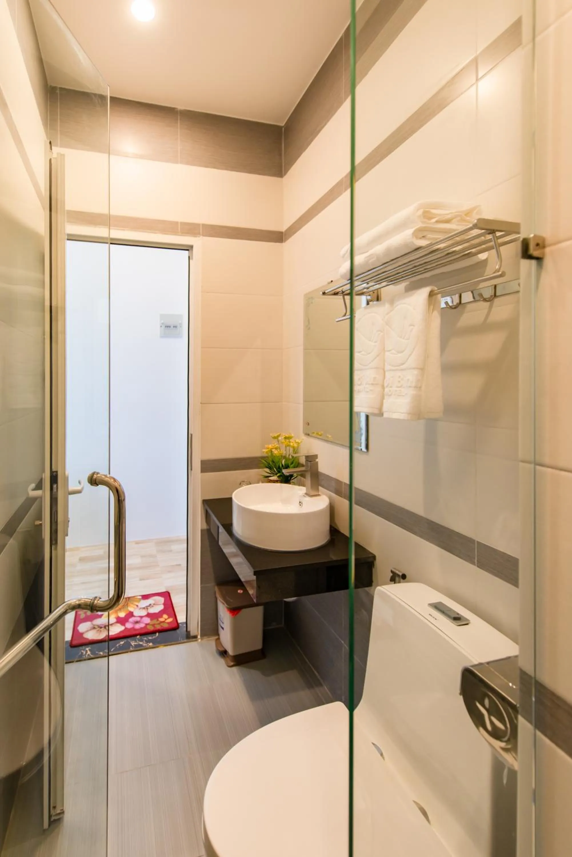 Bathroom in Thoi Binh Hotel