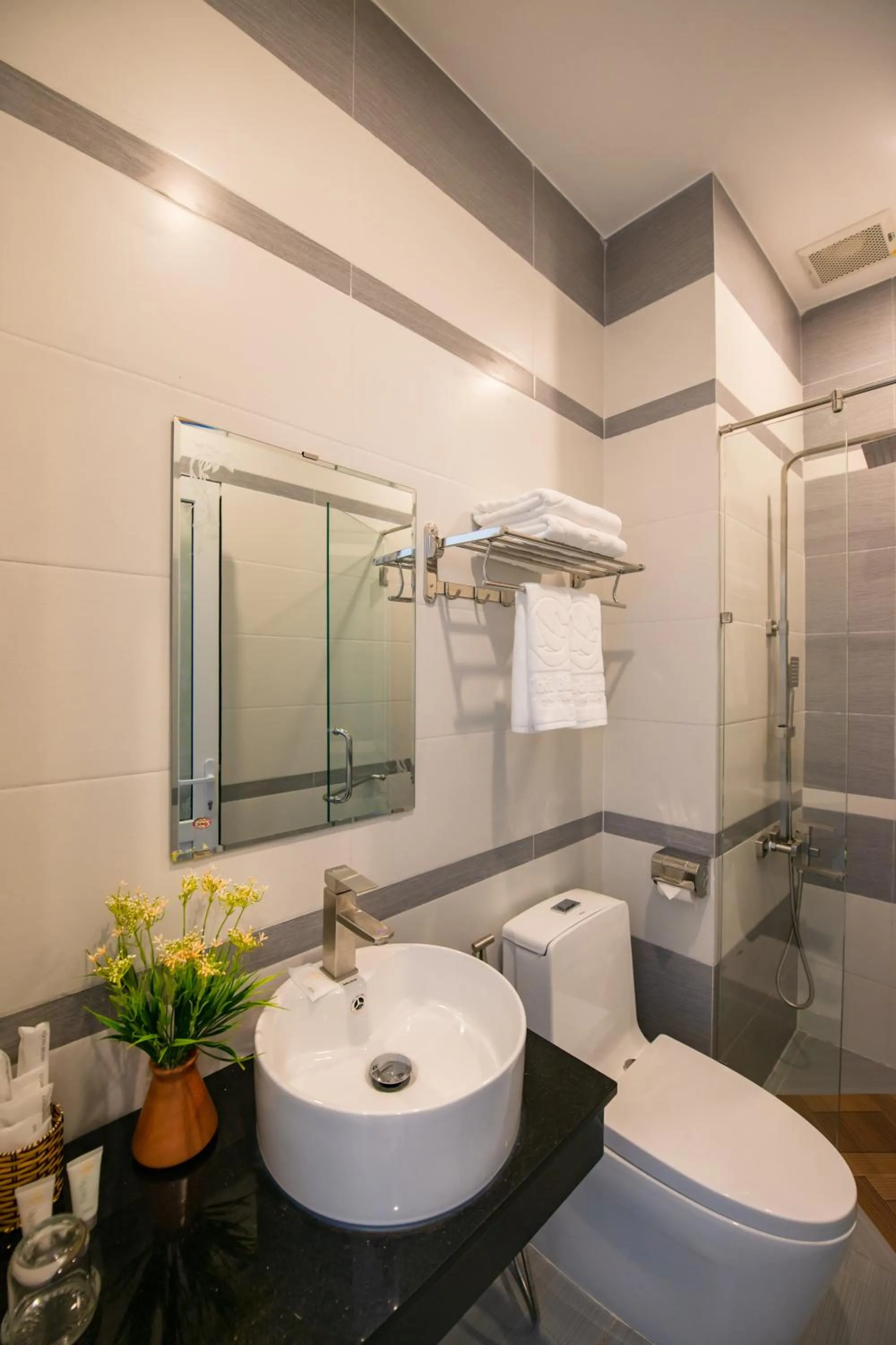 Bathroom in Thoi Binh Hotel