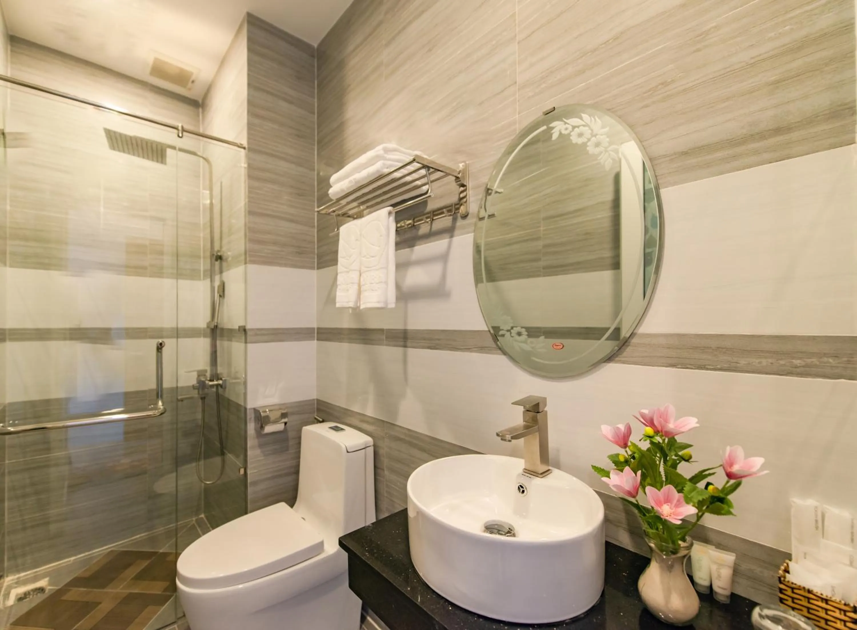 Bathroom in Thoi Binh Hotel