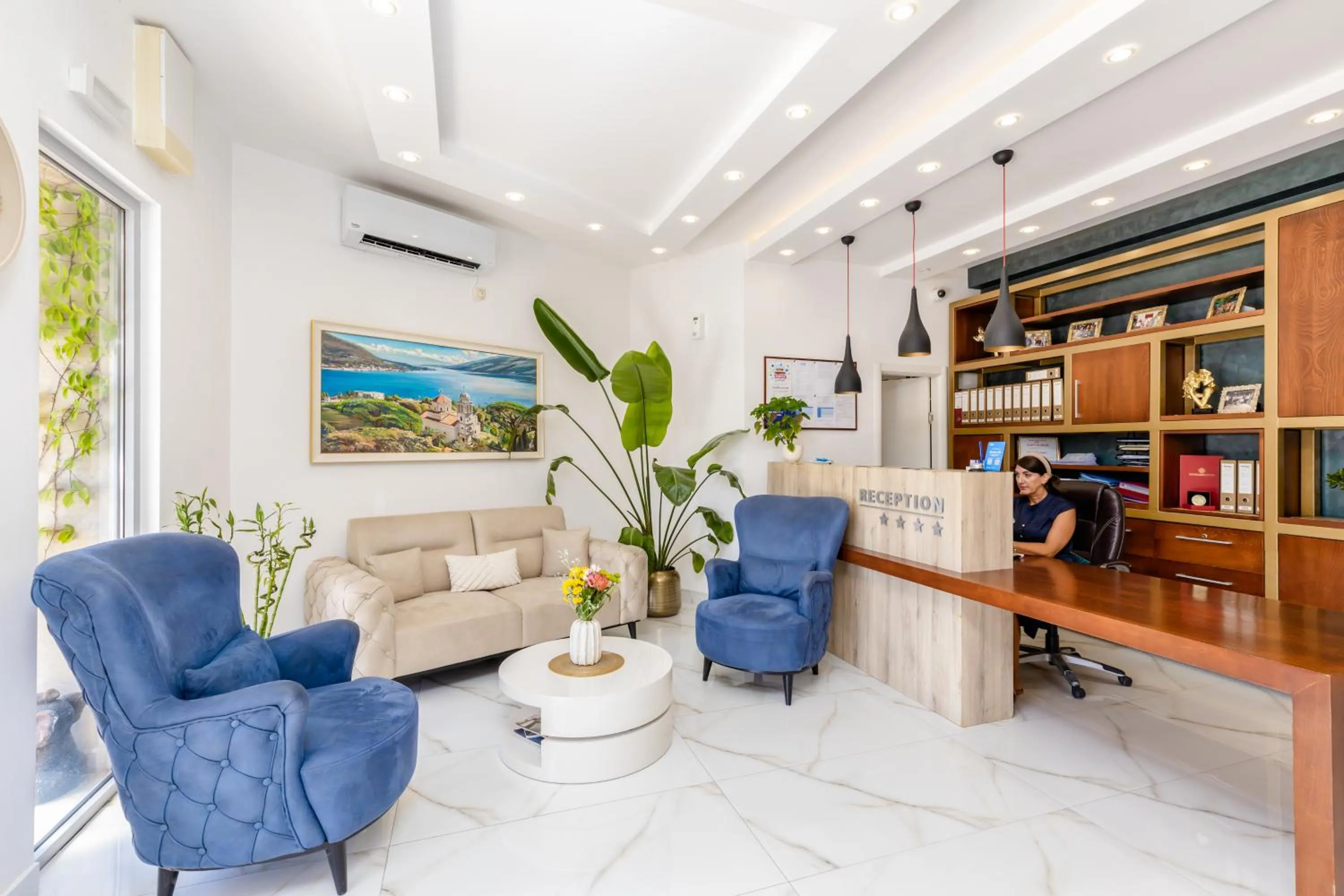 Lobby or reception in Apart hotel M S KATUNJANIN