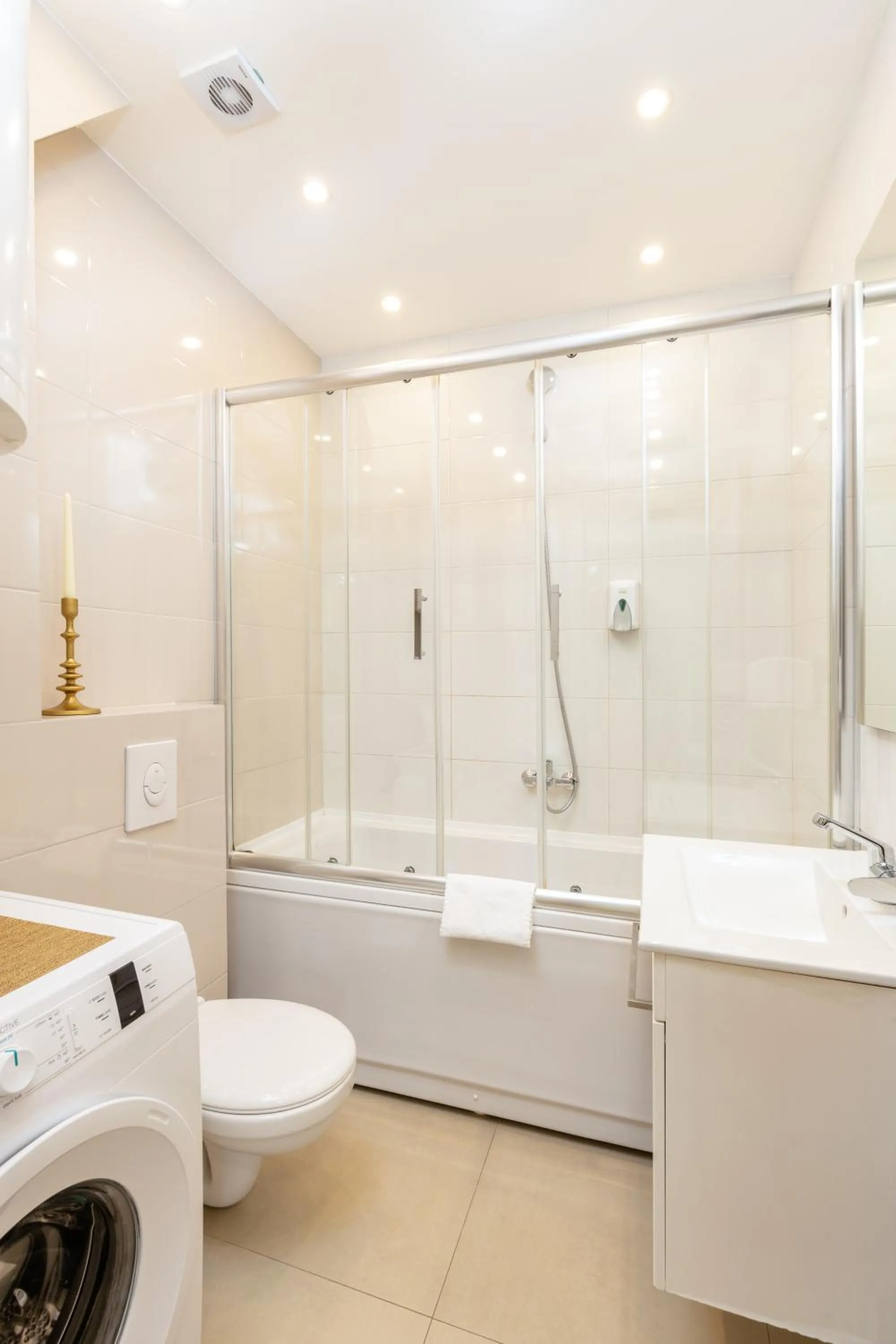 Shower in Apart hotel M S KATUNJANIN