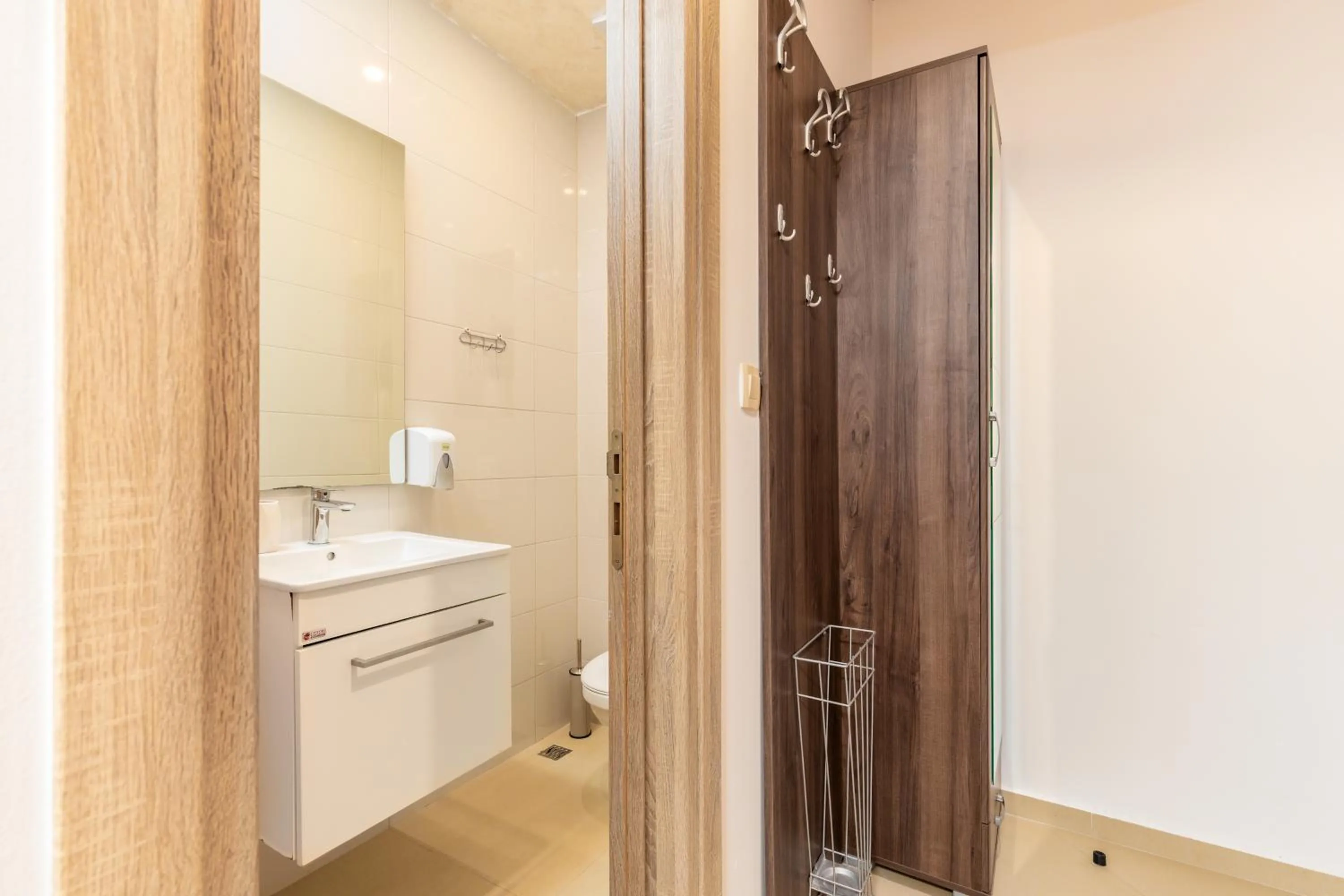 Bathroom in Apart hotel M S KATUNJANIN