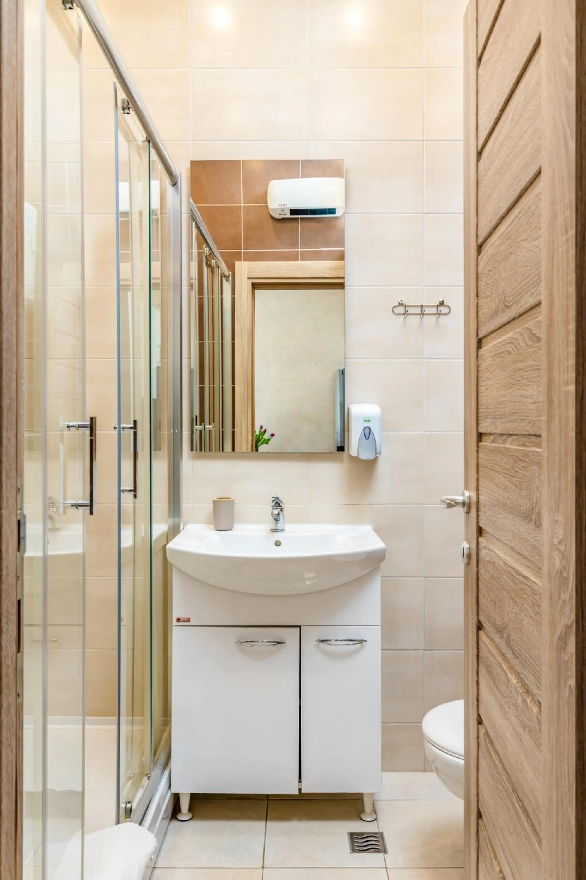 Shower in Apart hotel M S KATUNJANIN