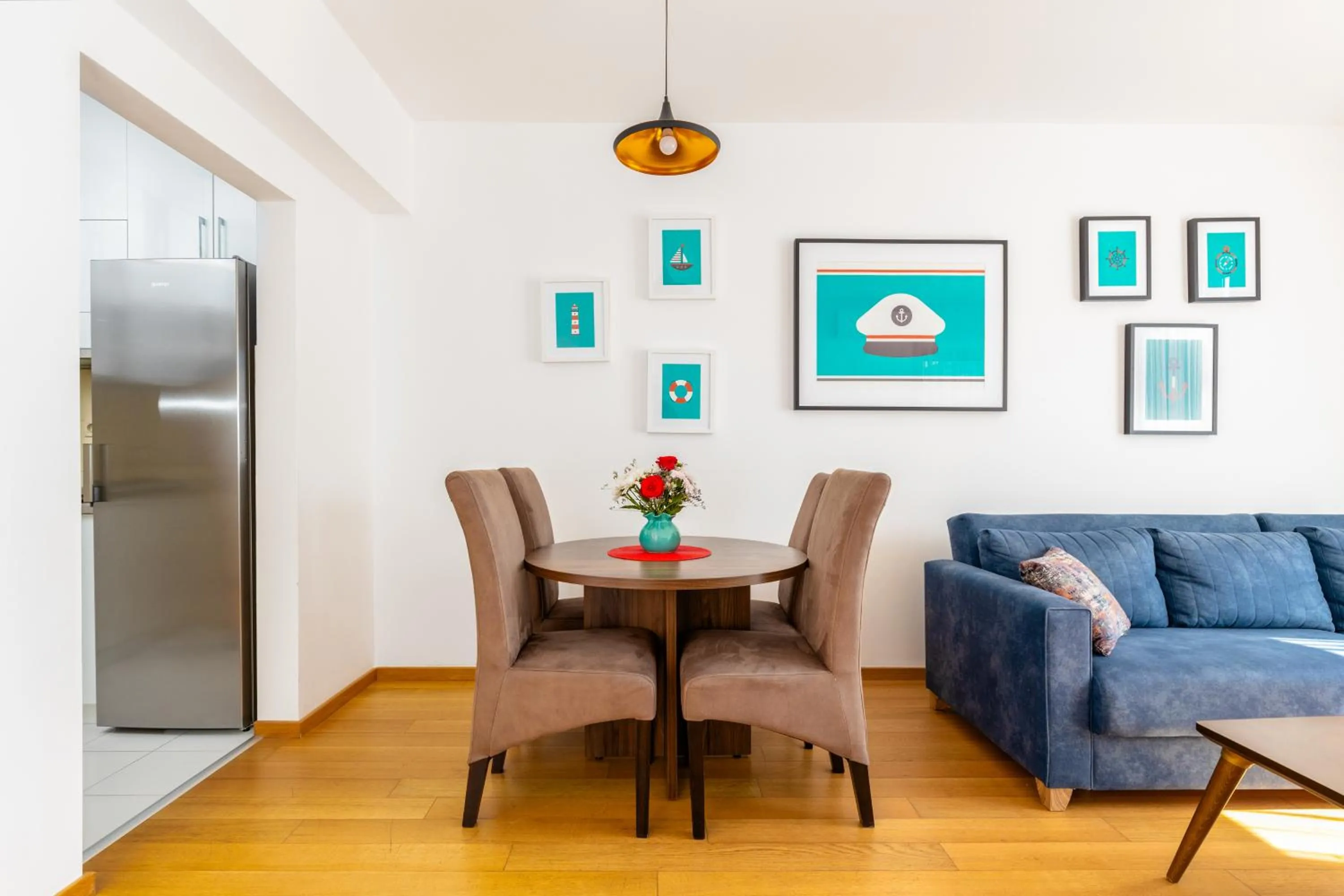 Dining area in Apart hotel M S KATUNJANIN