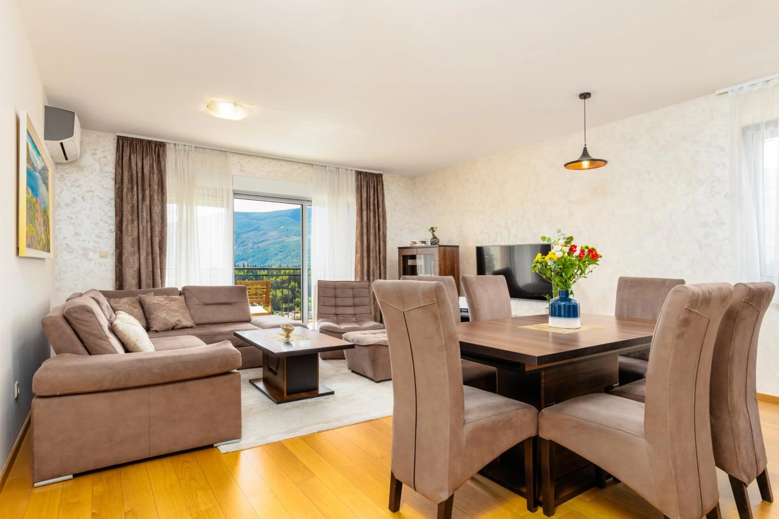 Natural landscape in Apart hotel M S KATUNJANIN