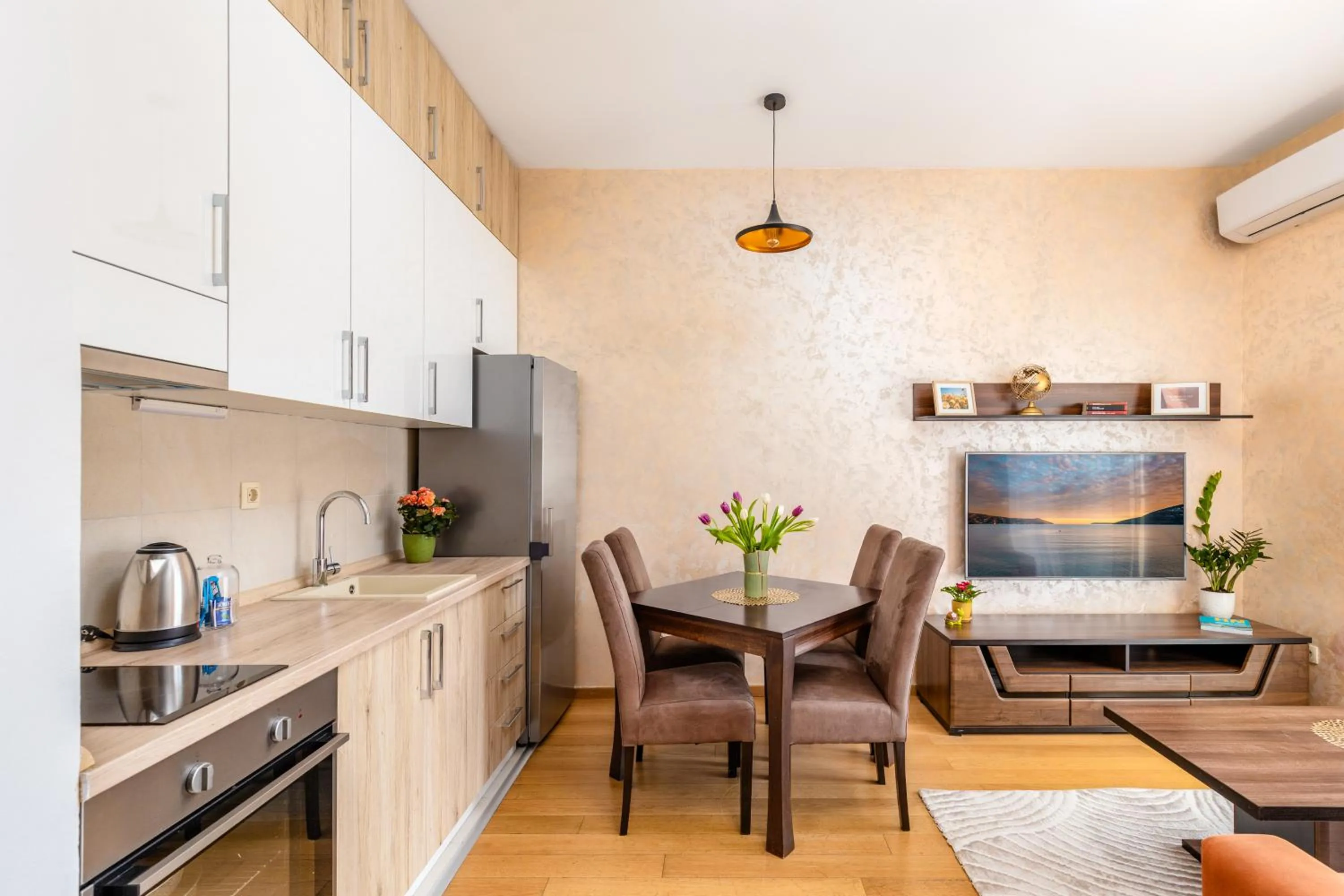 Coffee/tea facilities in Apart hotel M S KATUNJANIN