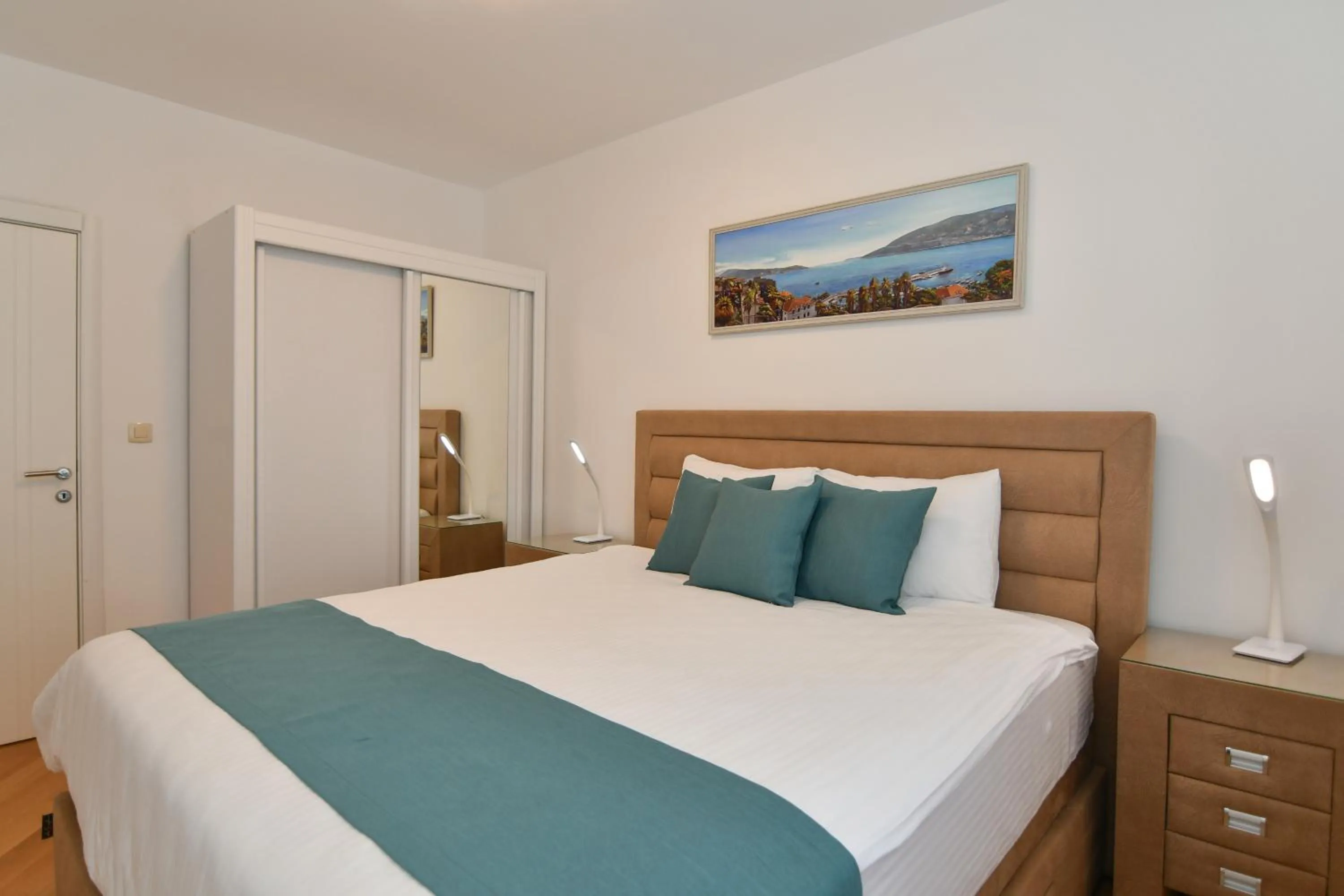 Bed in Apart hotel M S KATUNJANIN