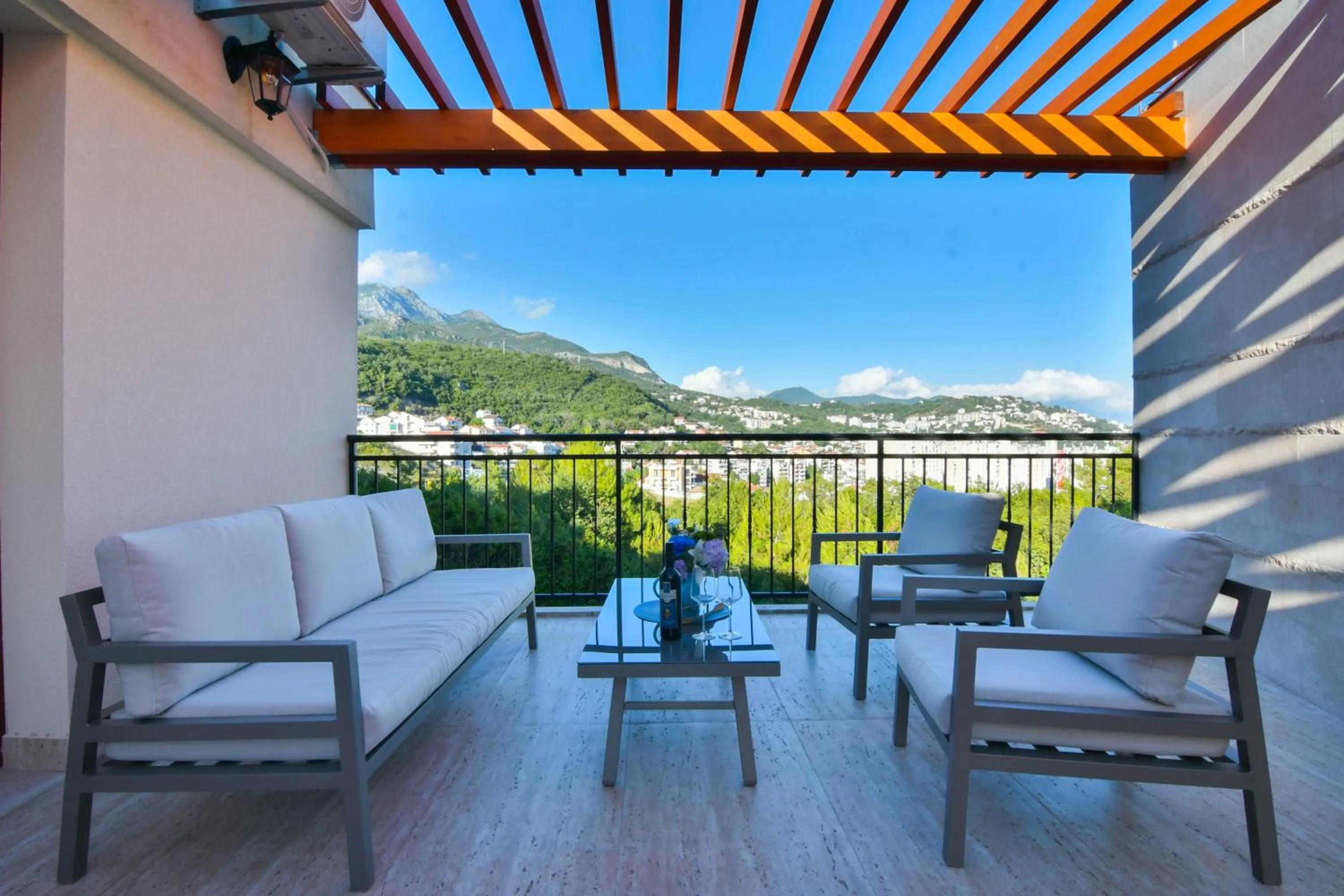 City view in Apart hotel M S KATUNJANIN