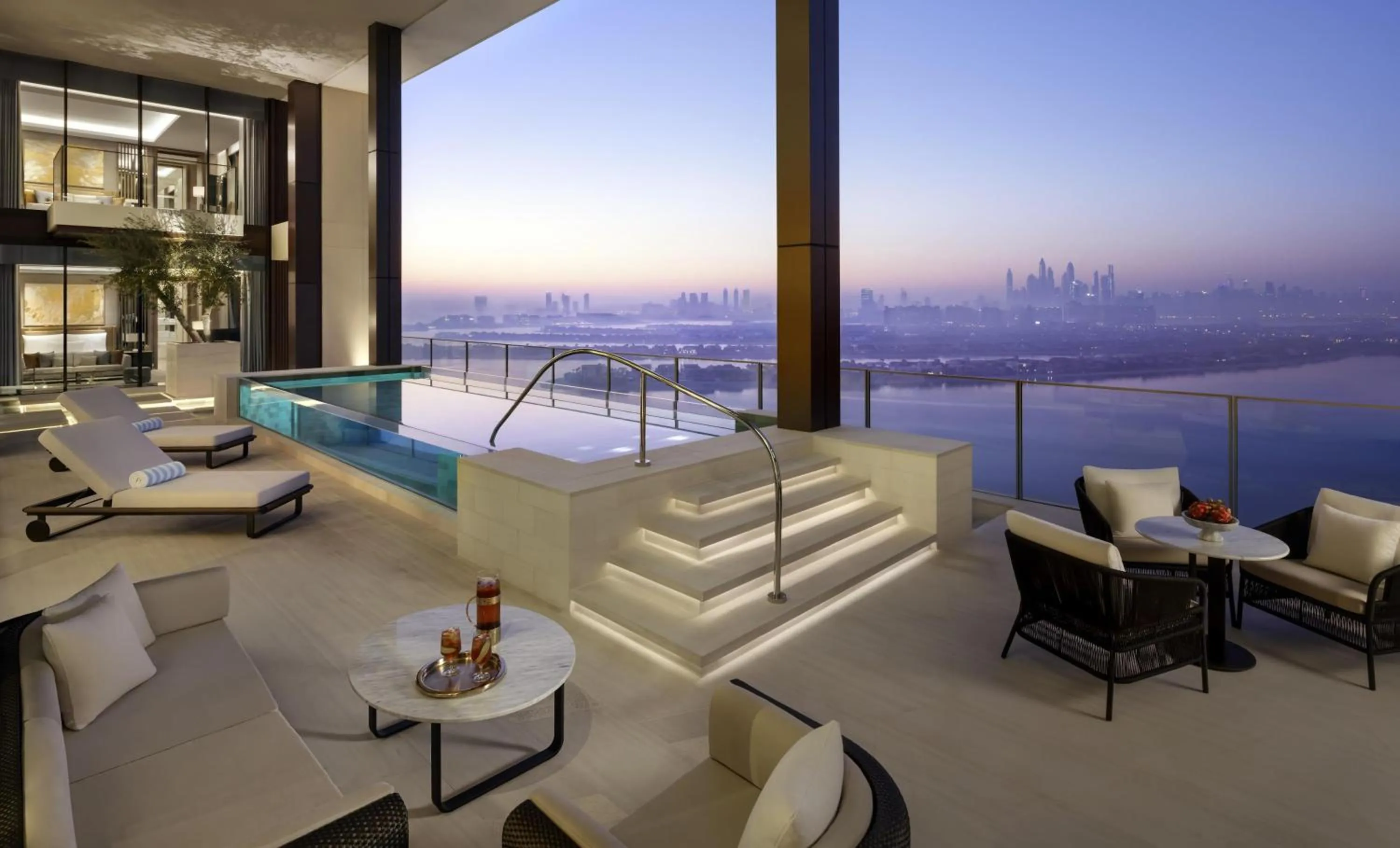 Other in Atlantis The Royal