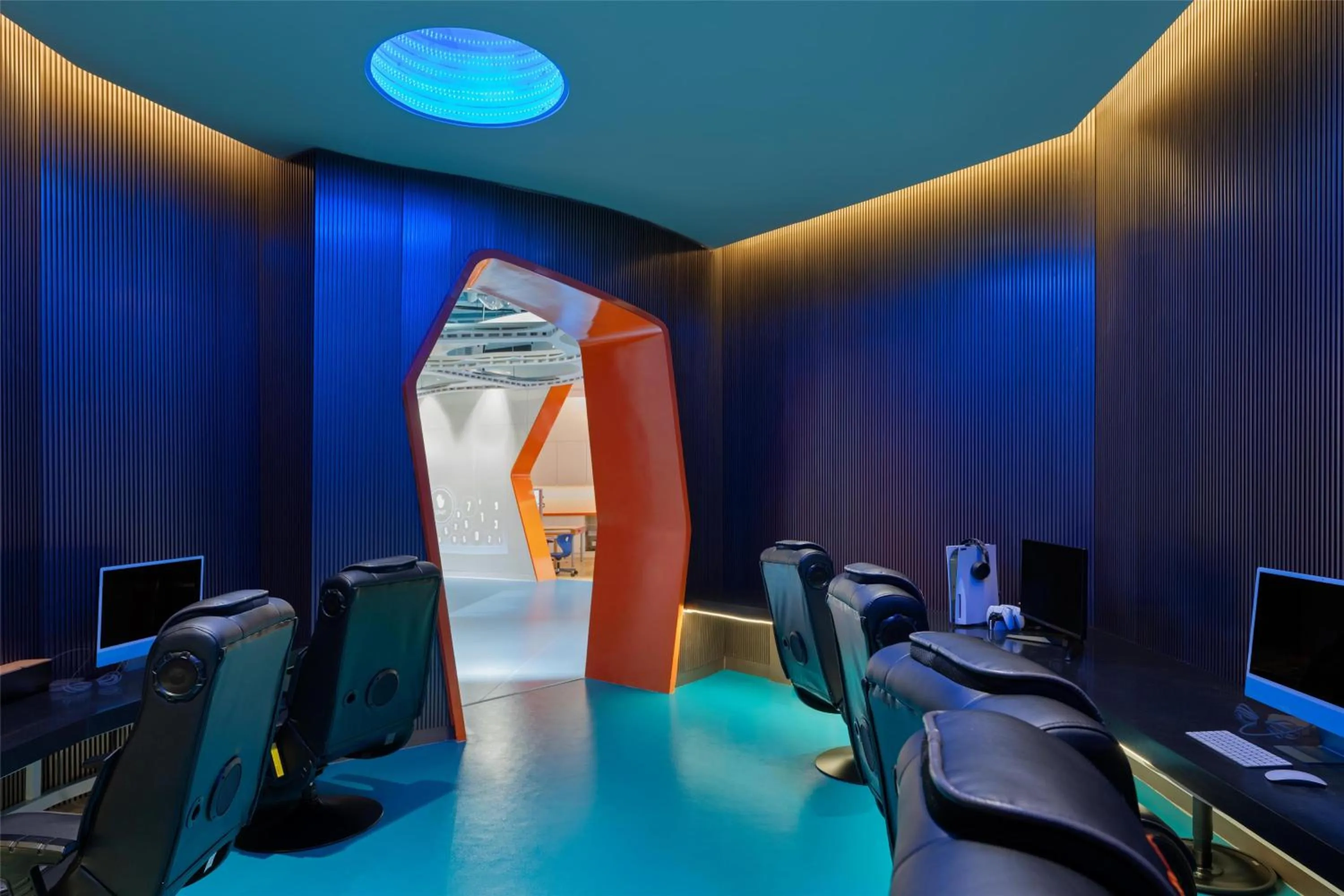 Property building in Atlantis The Royal