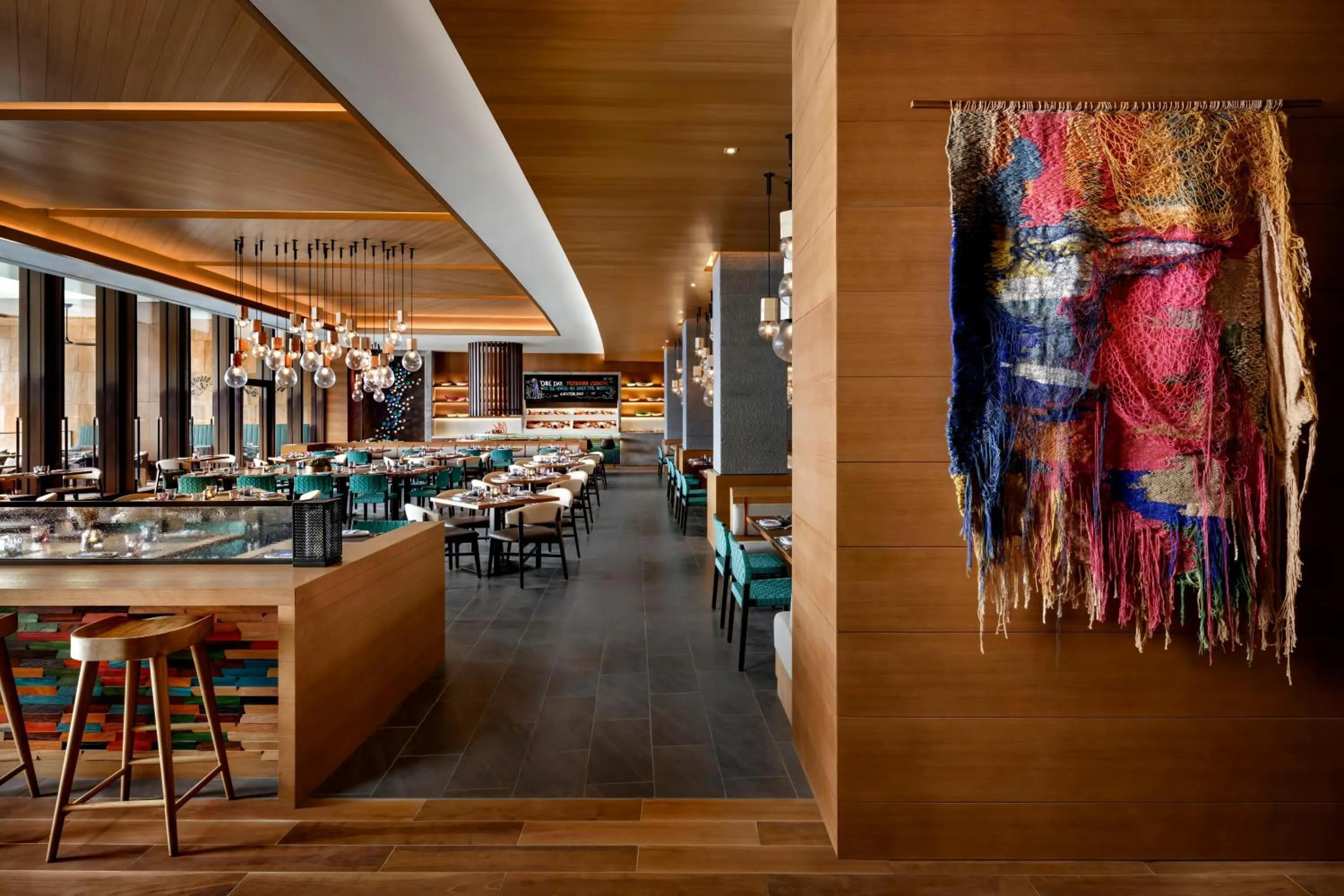 Restaurant/places to eat in Atlantis The Royal