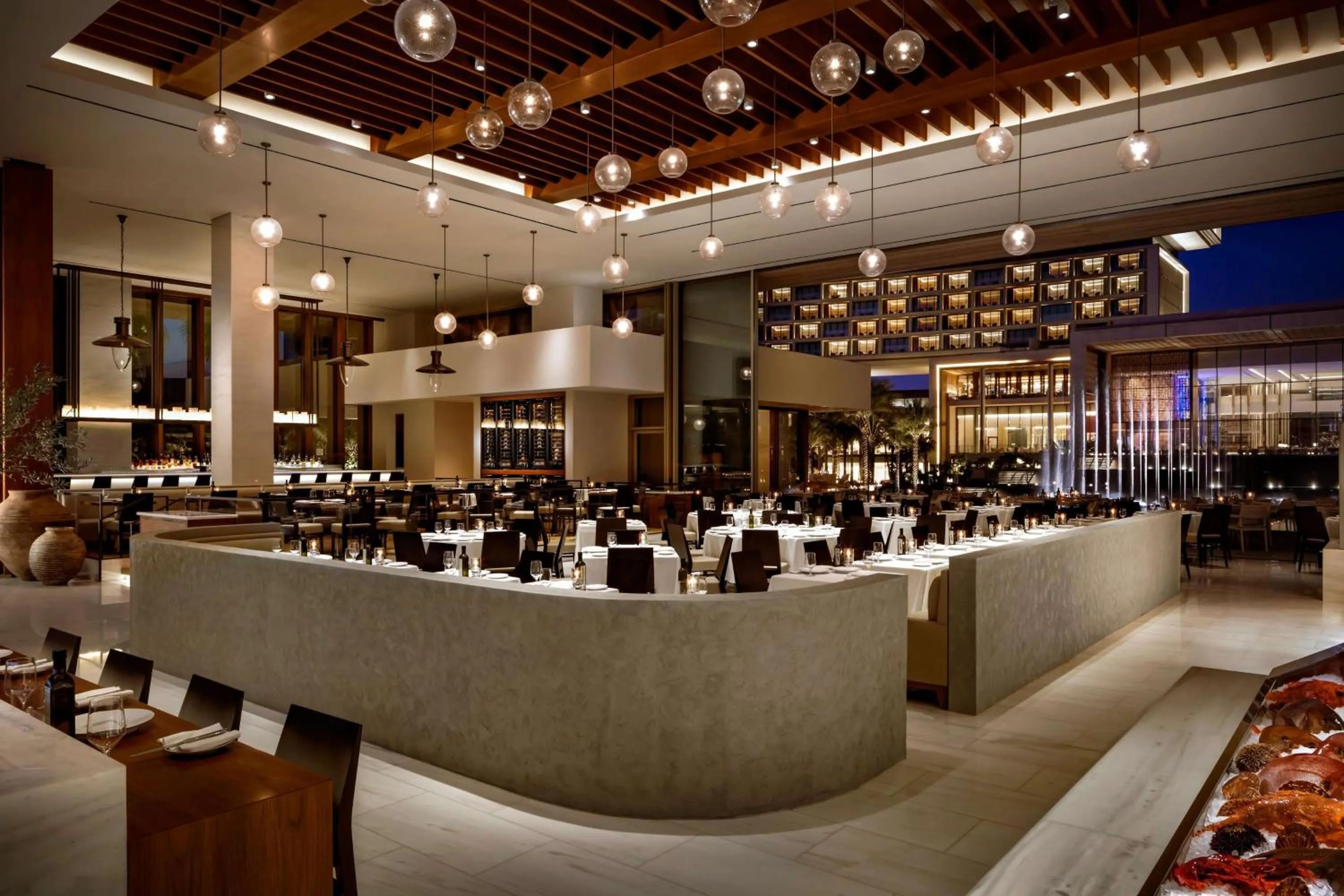 Restaurant/places to eat in Atlantis The Royal