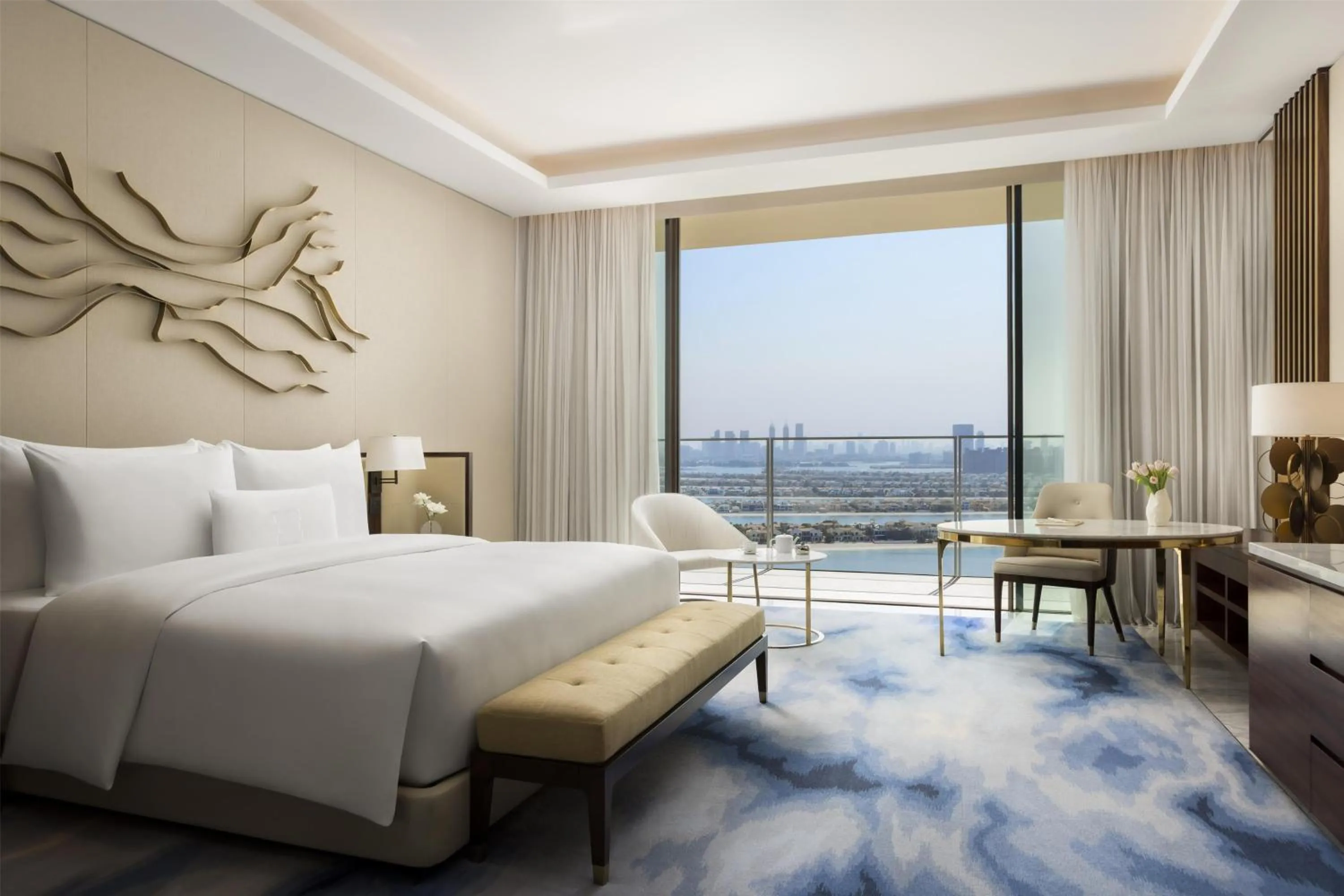 Photo of the whole room, Bed in Atlantis The Royal