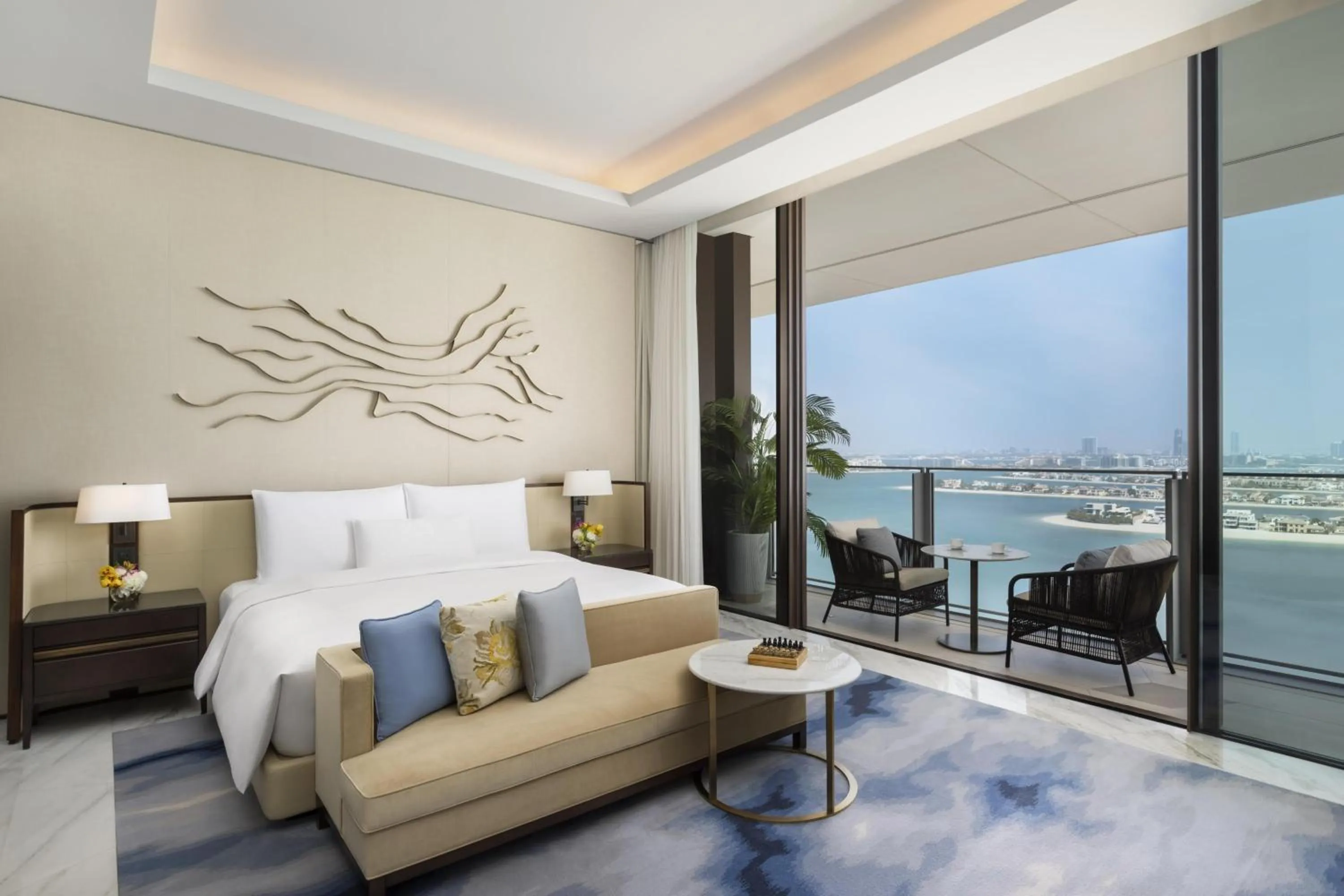 Photo of the whole room in Atlantis The Royal