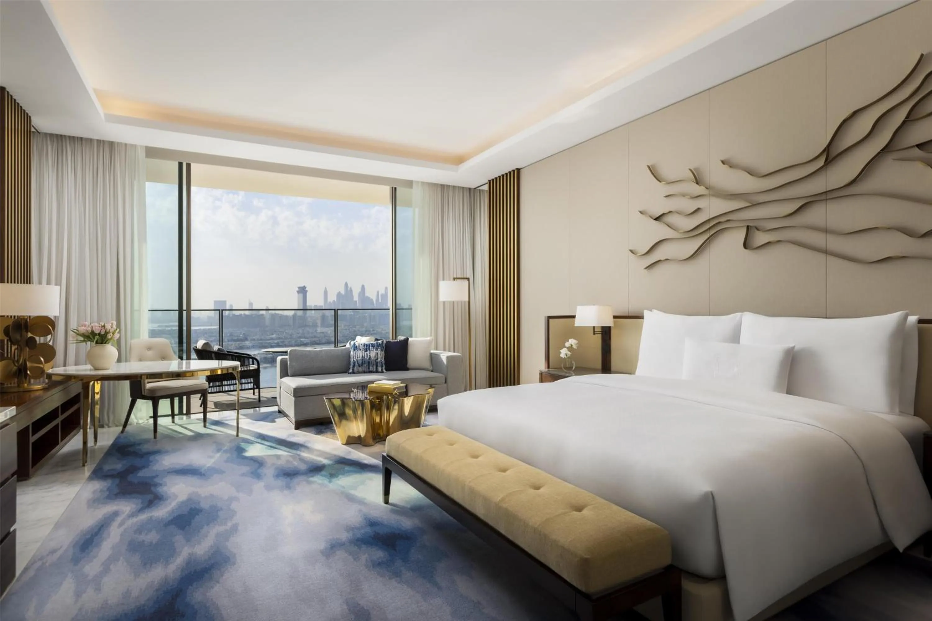 Photo of the whole room, Bed in Atlantis The Royal