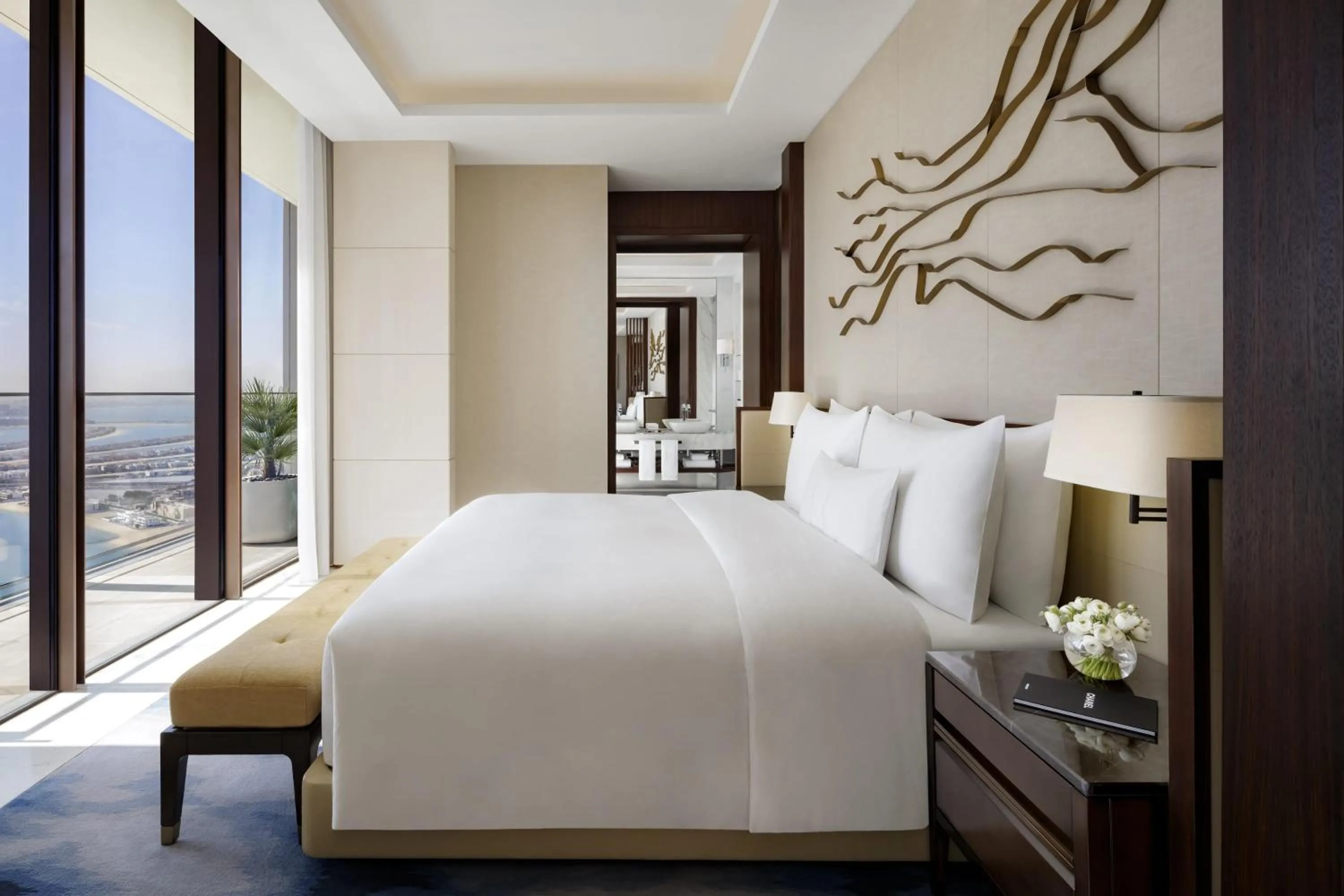 Photo of the whole room, Bed in Atlantis The Royal