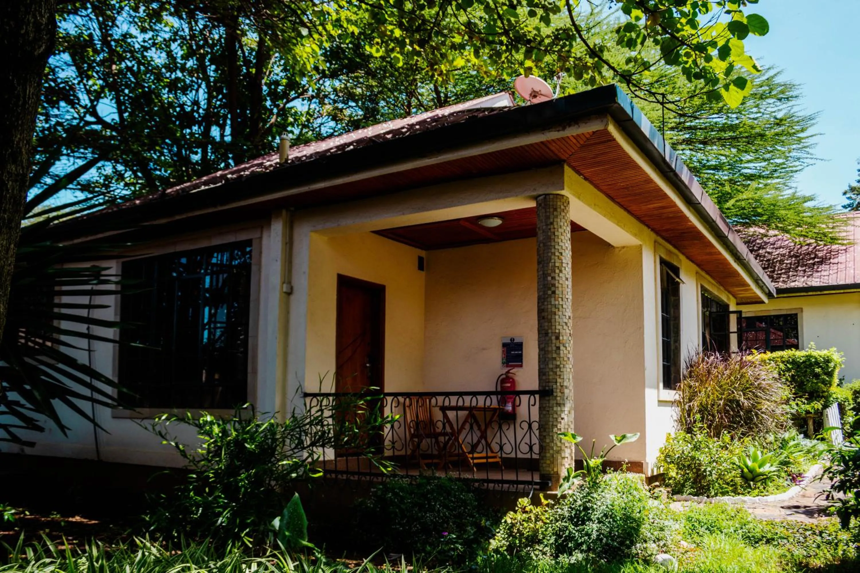 Property building in Falcon Heights Hotel