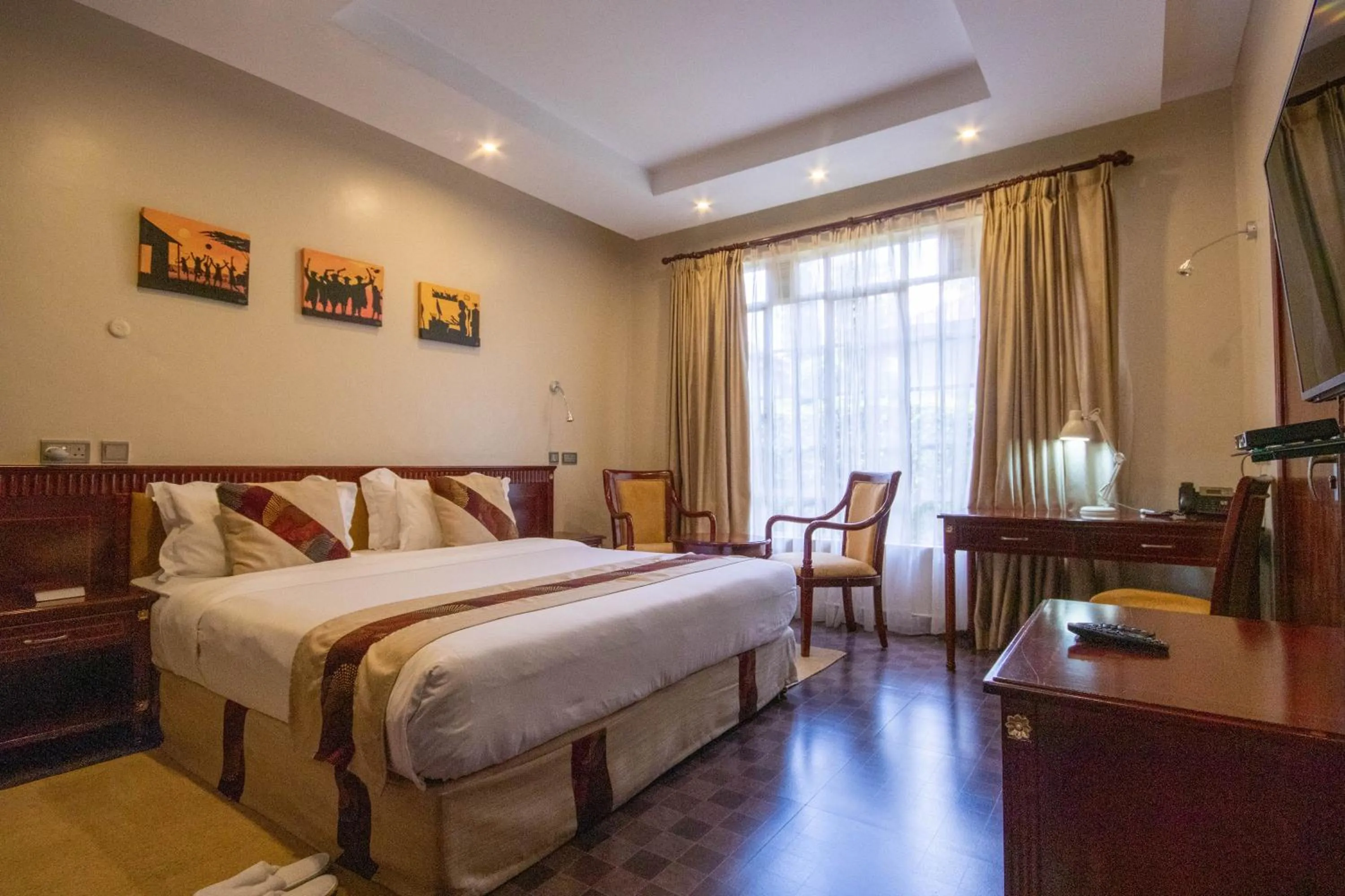 Bed in Falcon Heights Hotel