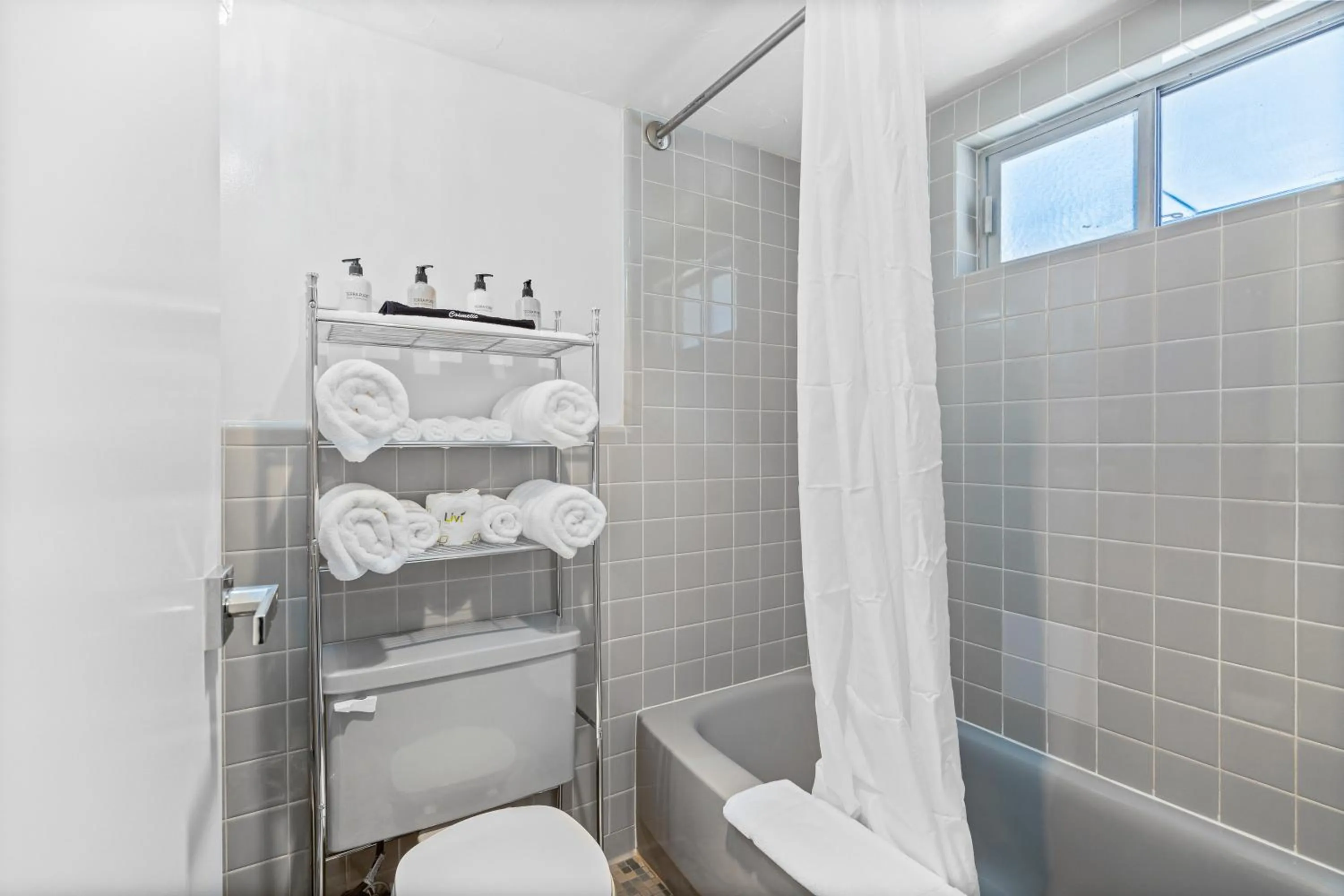 Bathroom in Stardust Motel Wallace