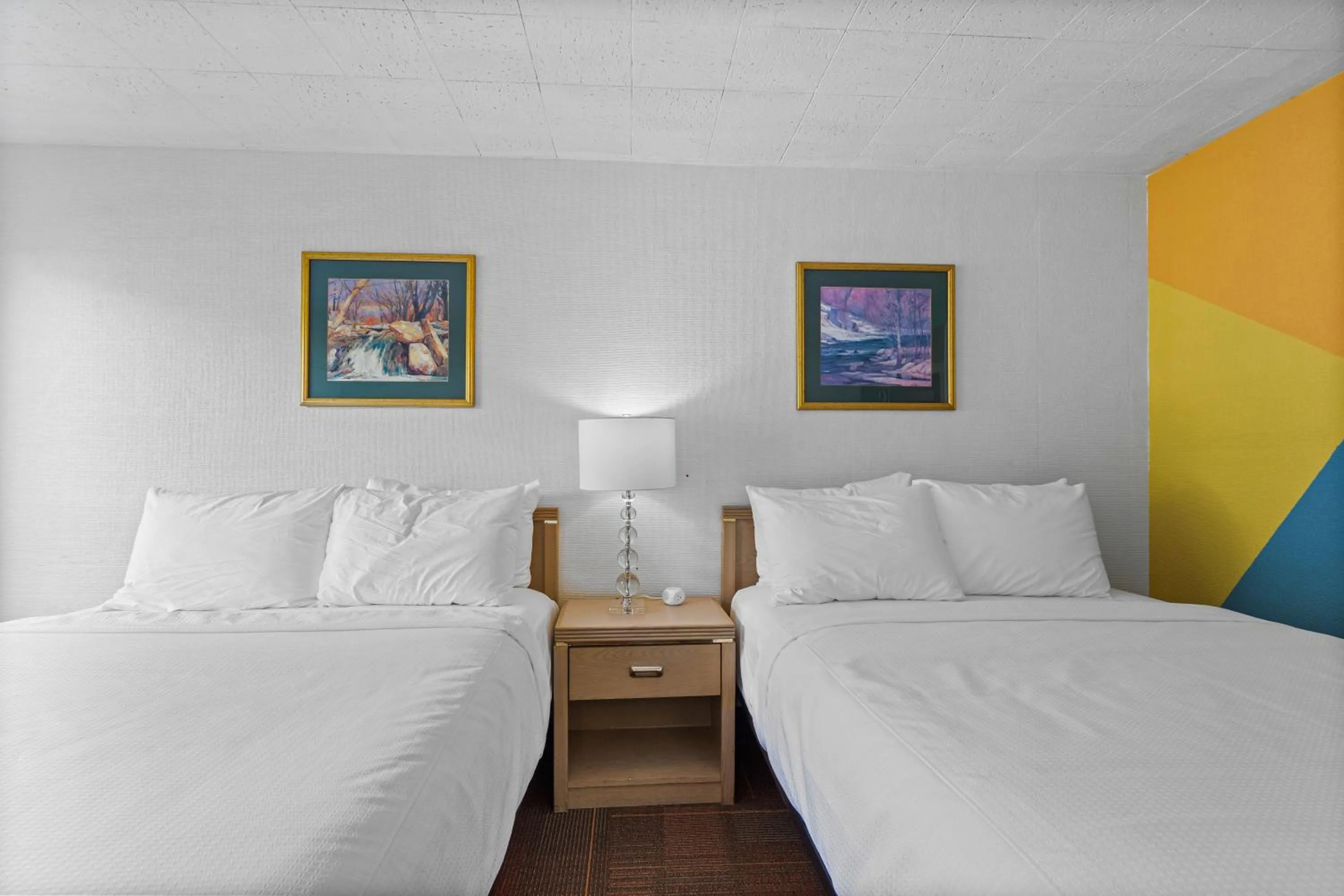 Bed in Stardust Motel Wallace