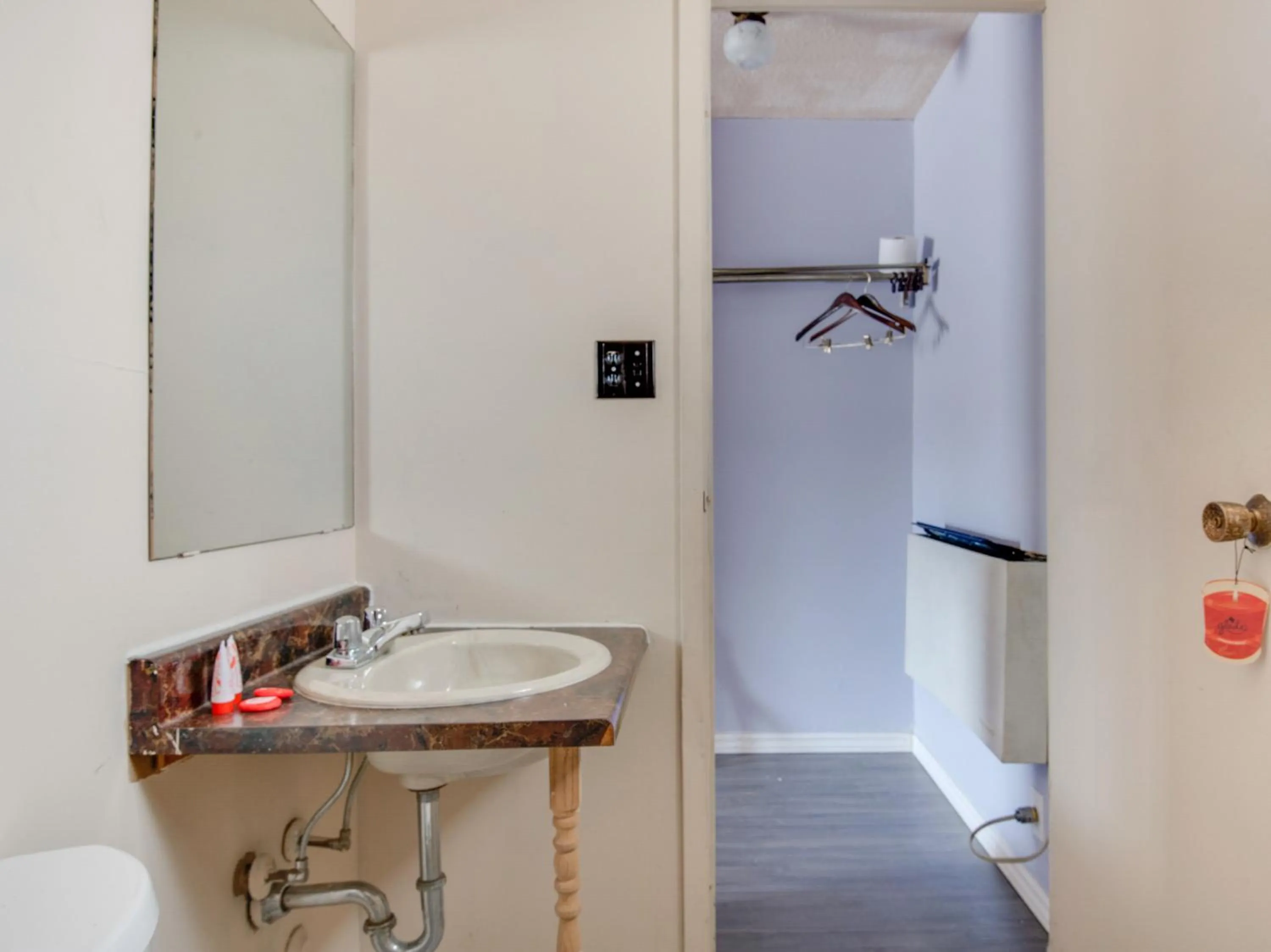 Bathroom in Falls Inn Near Casino Niagara By OYO