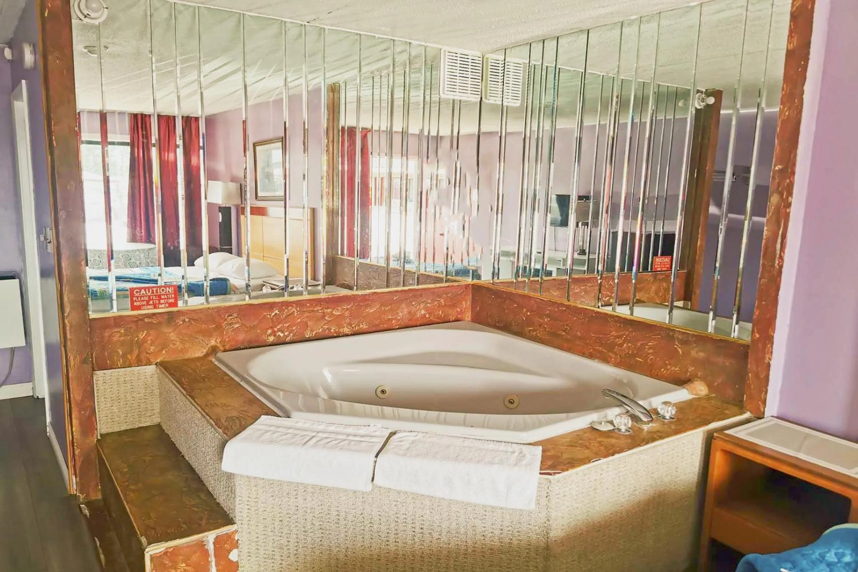 Area and facilities, Bathroom in Falls Inn Near Casino Niagara By OYO