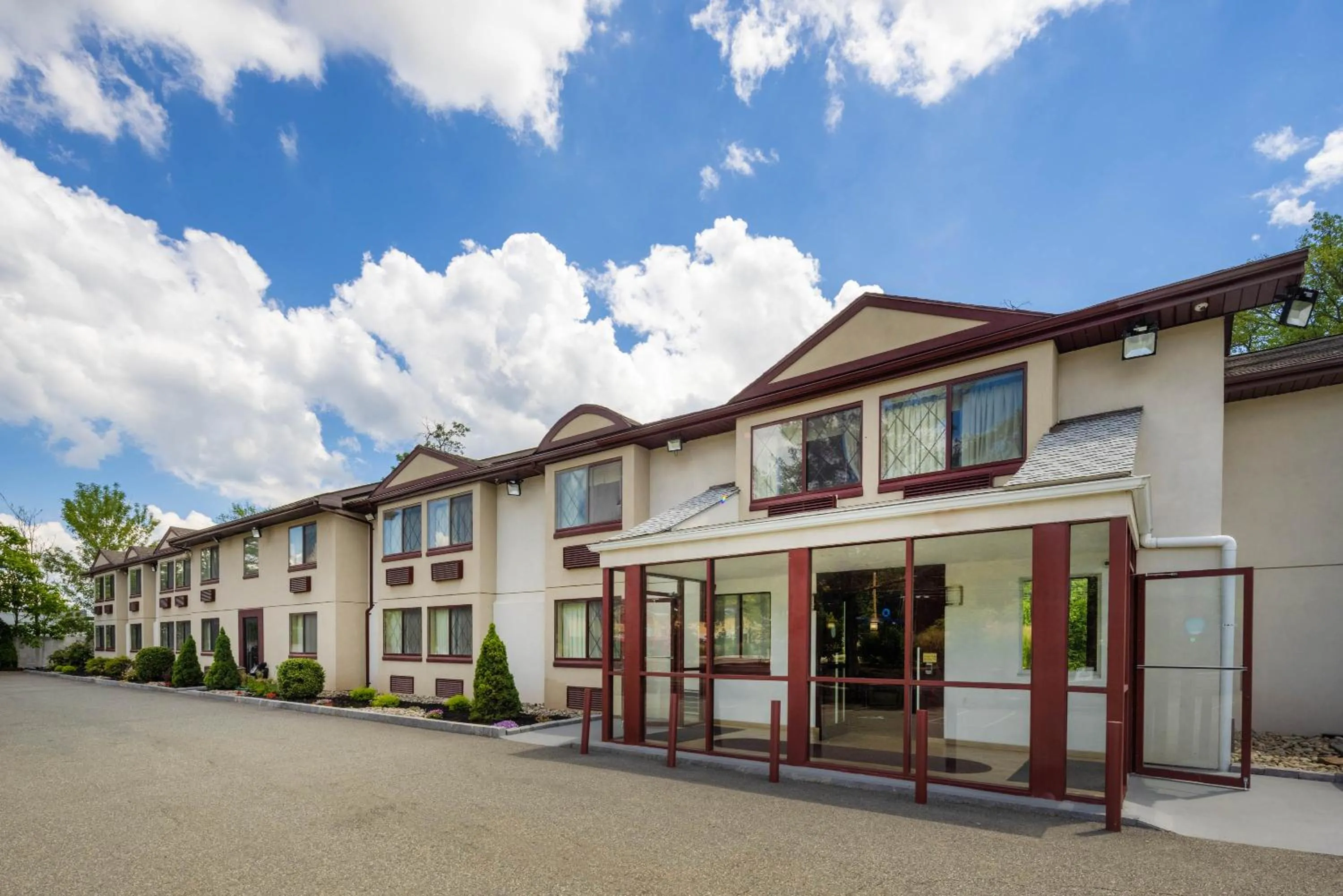 Property Building in Super 8 by Wyndham Nyack NY