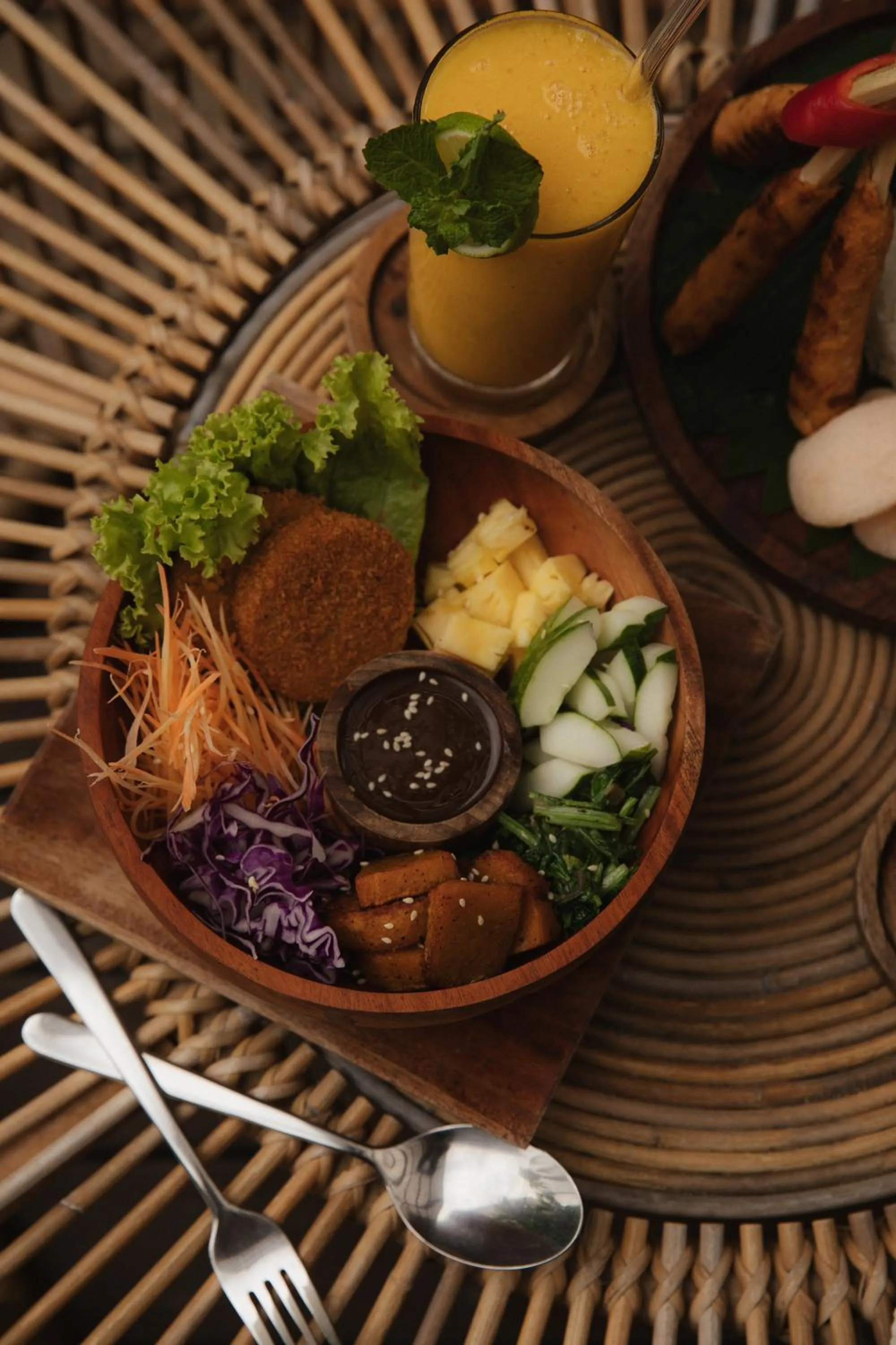 Food and drinks in Suku Lifestyle Hotel & Villas