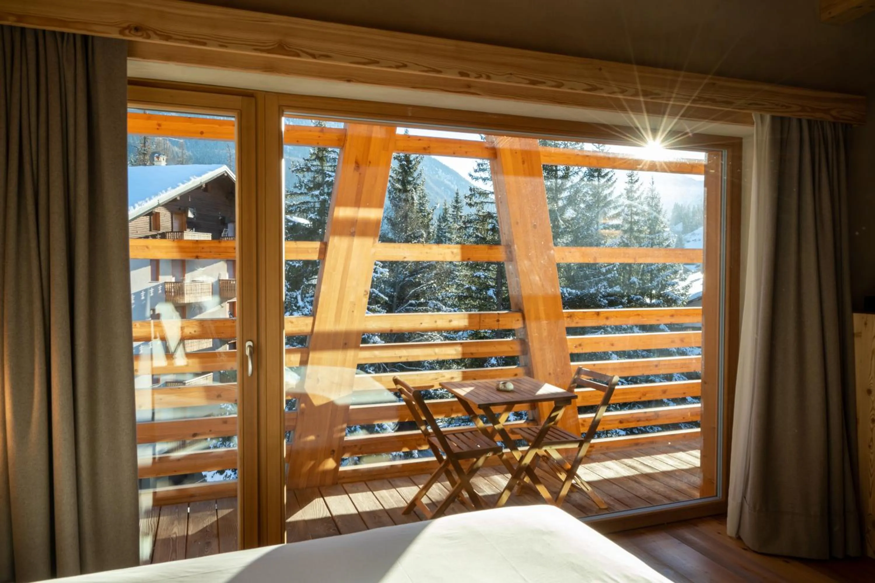 Balcony/Terrace in Au Charmant Petit Lac - Ecohotel Parc & Spa