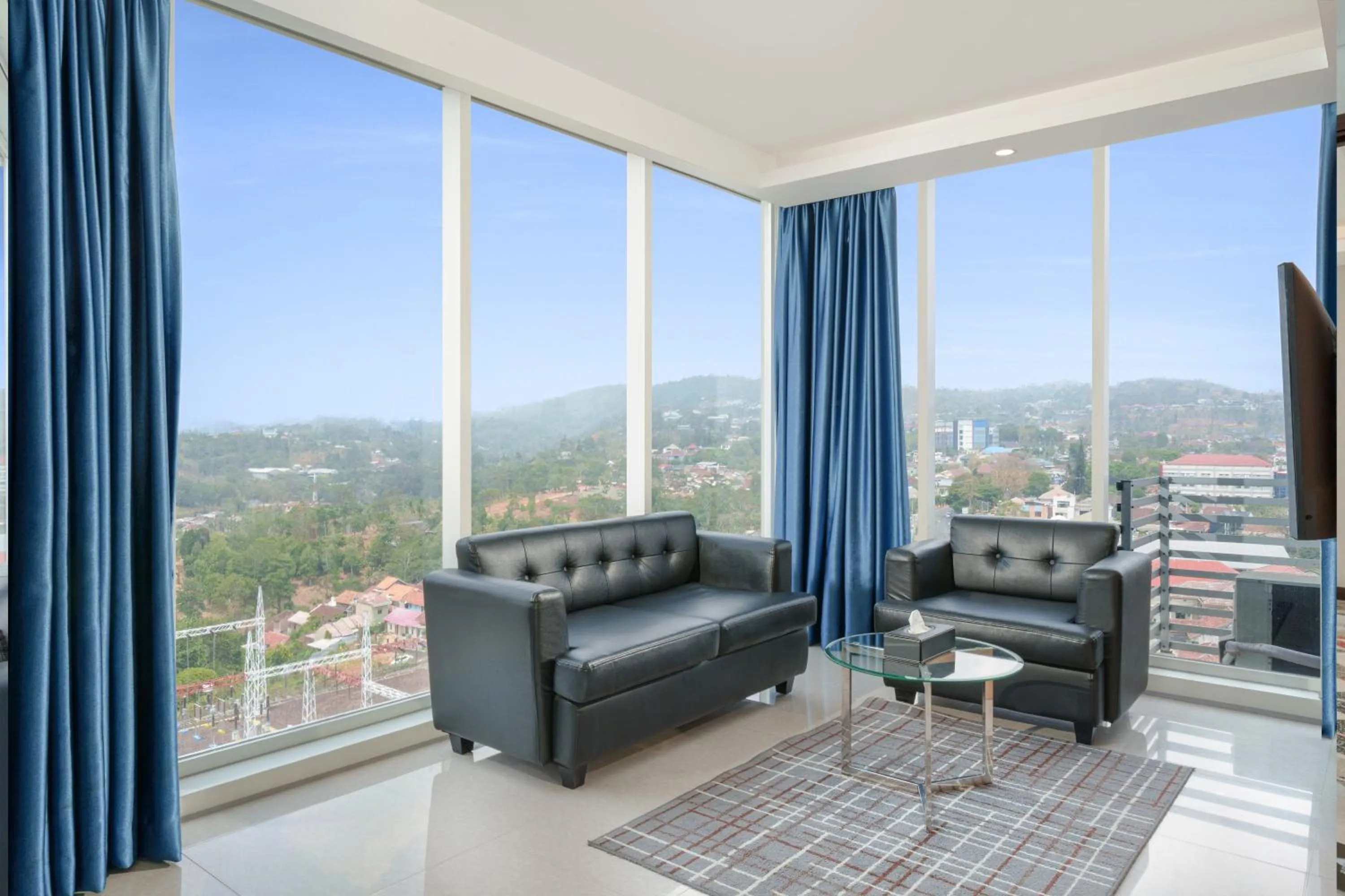 Living room in Golden Tulip Springhill Lampung